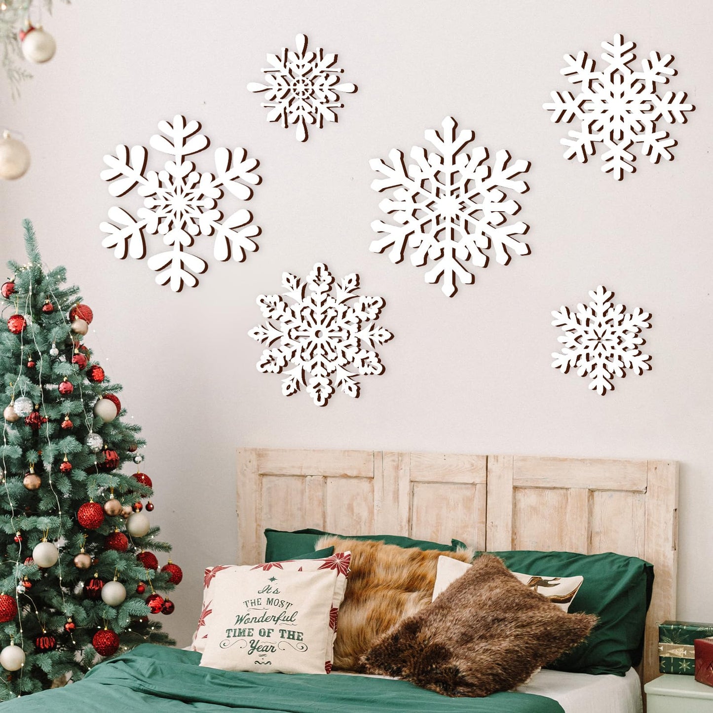 Whaline 6 Pcs Christmas Snowflake Wooden Wall Decor White Snowflake Shaped Wood Wall Art Sign with Hook for Home Farmhouse Xmas Winter Hanging Ornament