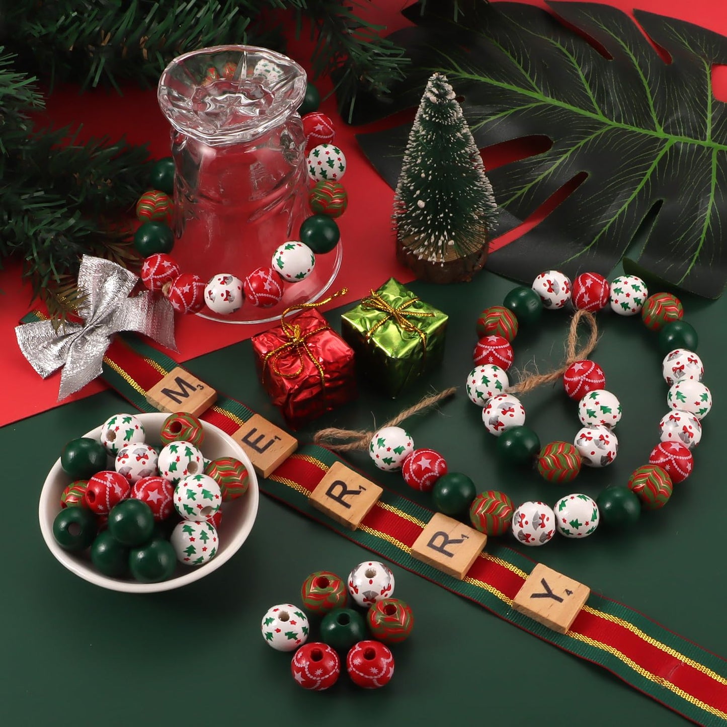 200 Pcs Christmas Wooden Beads for Crafts Red Green Round Craft 5 Styles Christmas Tree Bell Peppermint Swirl for Xmas DIY Garland Jewelry Making Home Decor