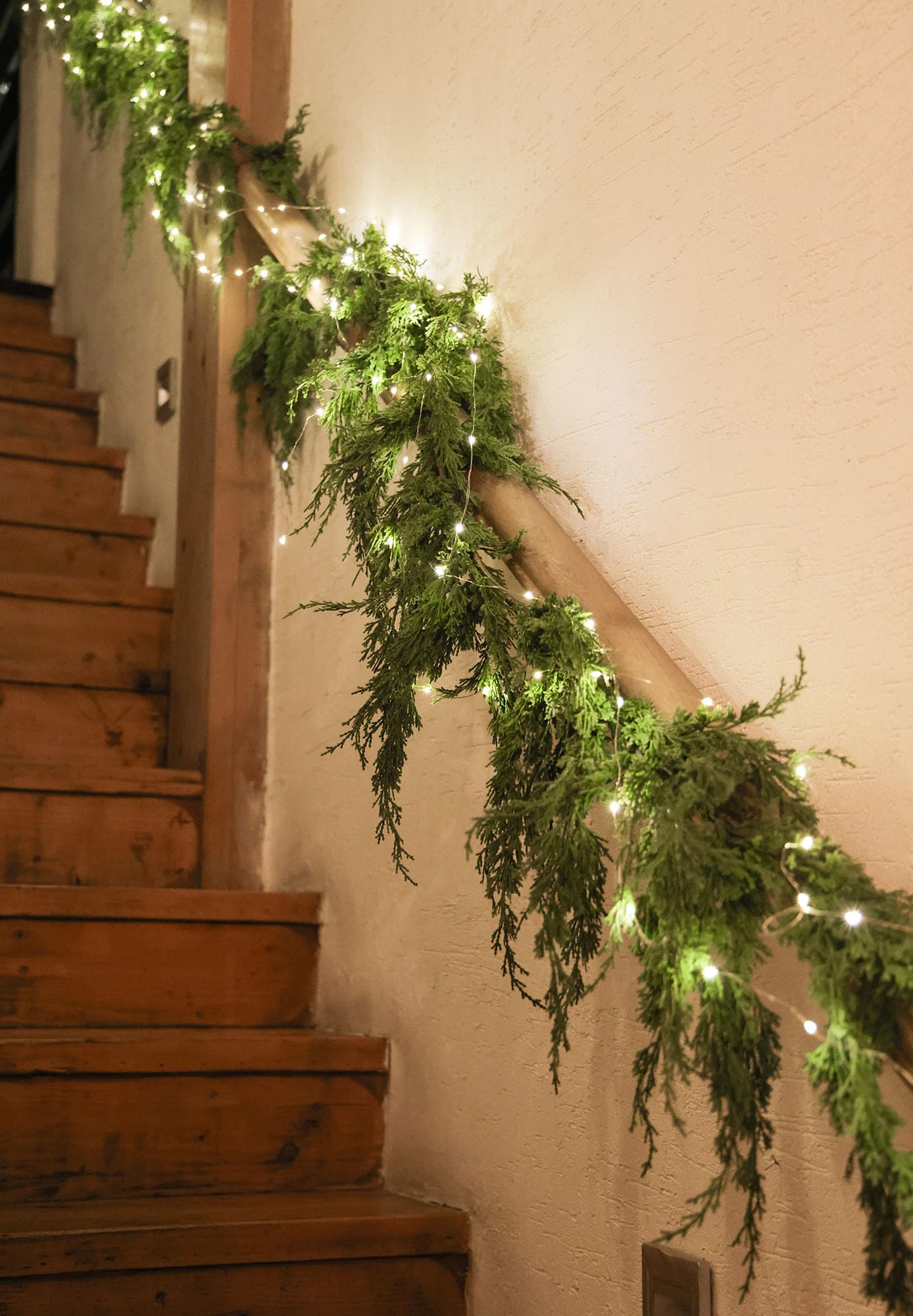 MISSPIN 6ft Christmas Garland with Lights, Real Touch Cedar Pine Garland, Green Artificial Greenery Garland for Table, Mantle, Wall, Indoor, Outdoor Christmas Decorations
