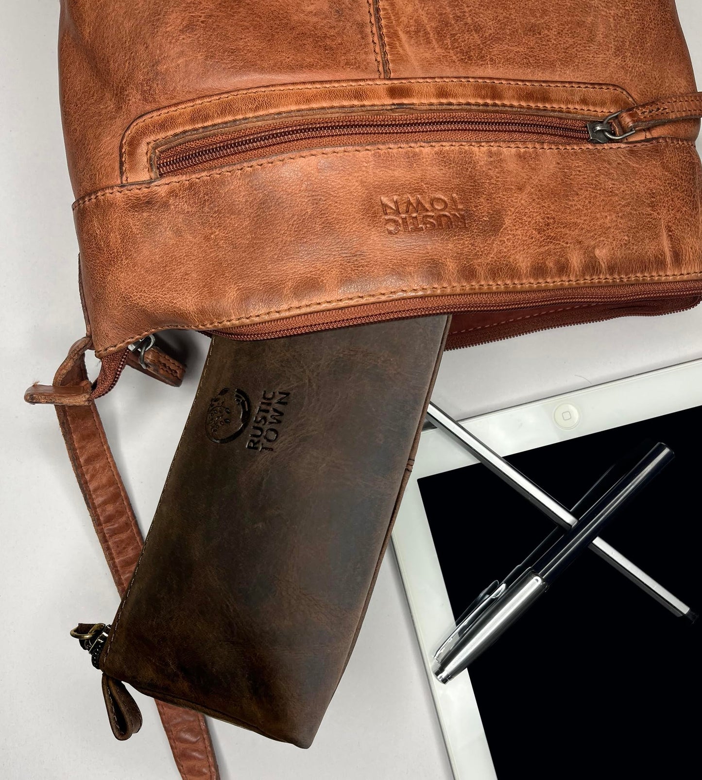 RUSTIC TOWN Leather Pencil Case - Handcrafted Zippered Stationery Bag, Marker Pen Pouch for Work & Office - Multi-Purpose Travel Organizer for Men & Women