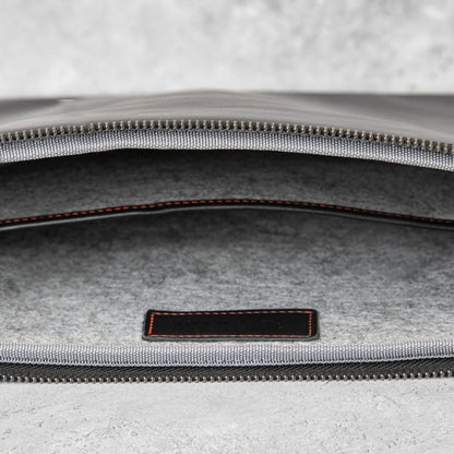 Casemade Real Leather Laptop Case/Zipped Folio Bag with Inner Pocket & Wool Lining Compatible with Apple MacBook, HP, Dell, Asus, Levovo (14 Inch - Black)