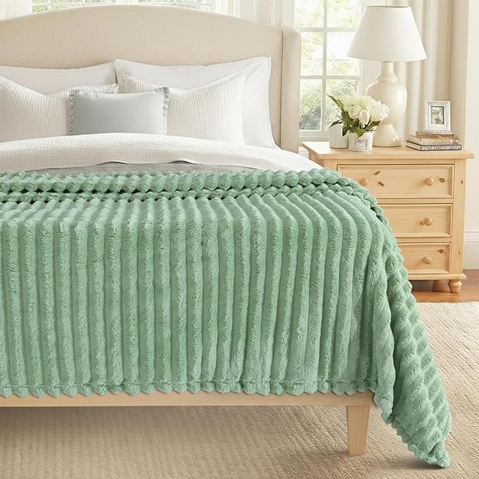 decorUhome Soft Fleece Sage Green Blanket King Size for Bed, Cozy Fluffy Plush Flannel Large Striped Throws for Couch Sofa, Lightweight Decorative Fuzzy Blanket for Woman, 108x90 Inches