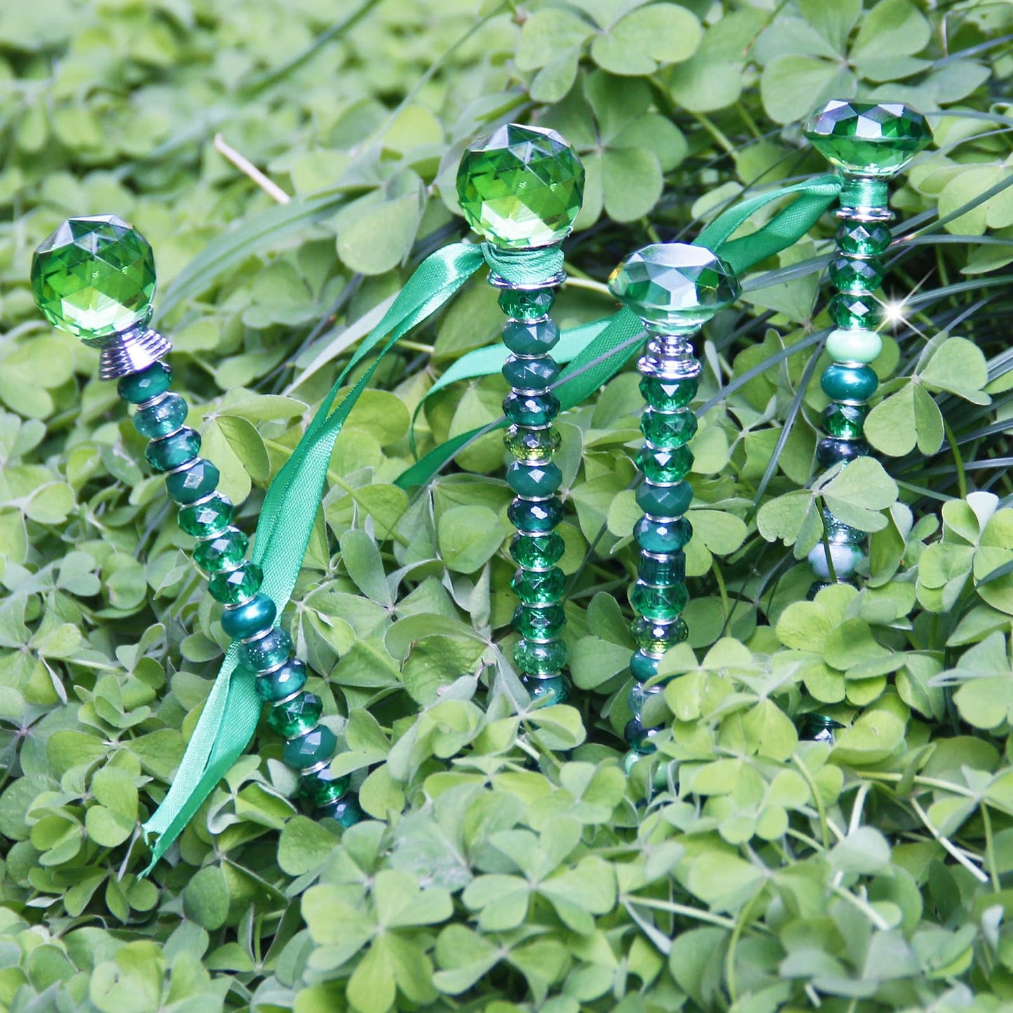 119 Pcs Garden Stake DIY Fairy Wand Plant Stake with Green Large Hole Beads Crystal Diamond Stopper Top 4 Stainless Steel Threaded Rod Beaded Garden Stakes for Outdoor Indoor Yard Patio Decorations