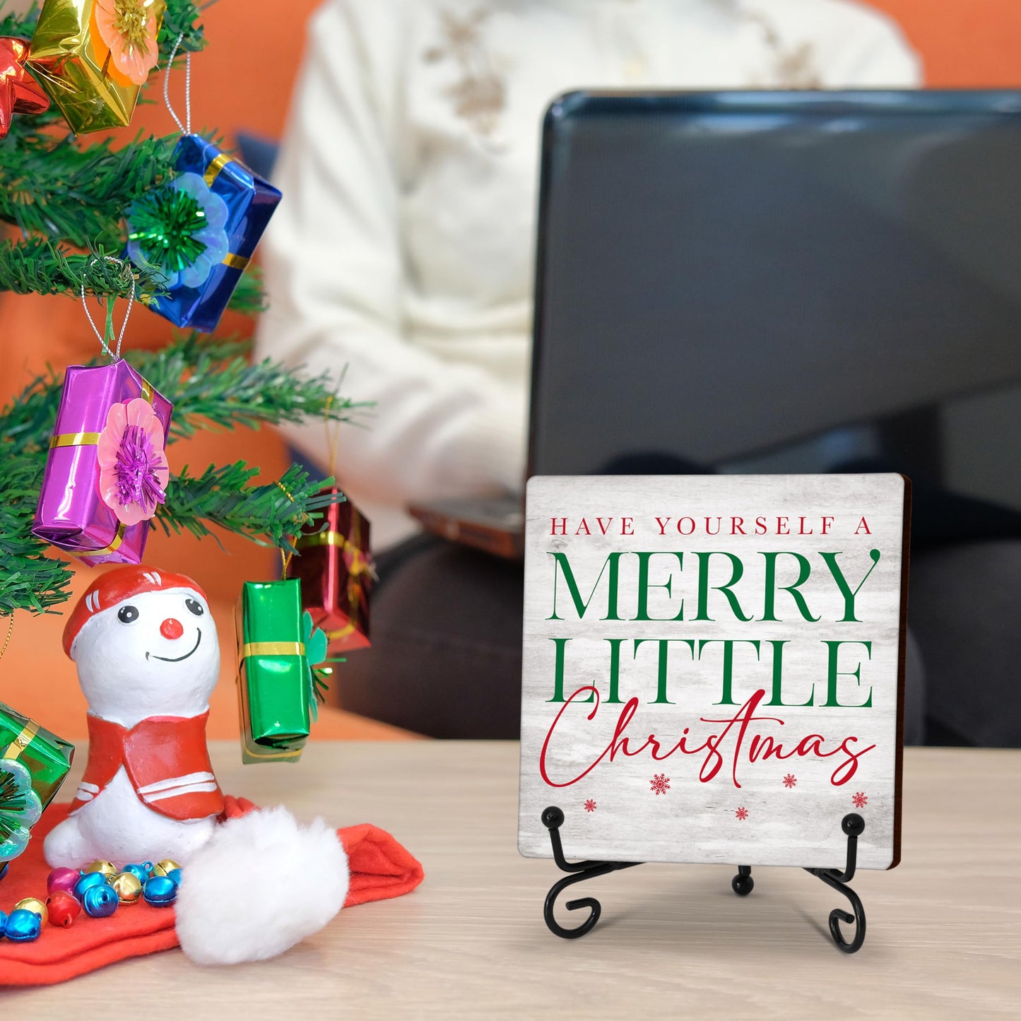Cazhes Christmas Wooden Decor, Red & Green Merry Christmas Sign Decorations for Home Bedroom, 5x5 Inches Xmas Decor with Iron Stand, Birthday New Year Gifts -G05