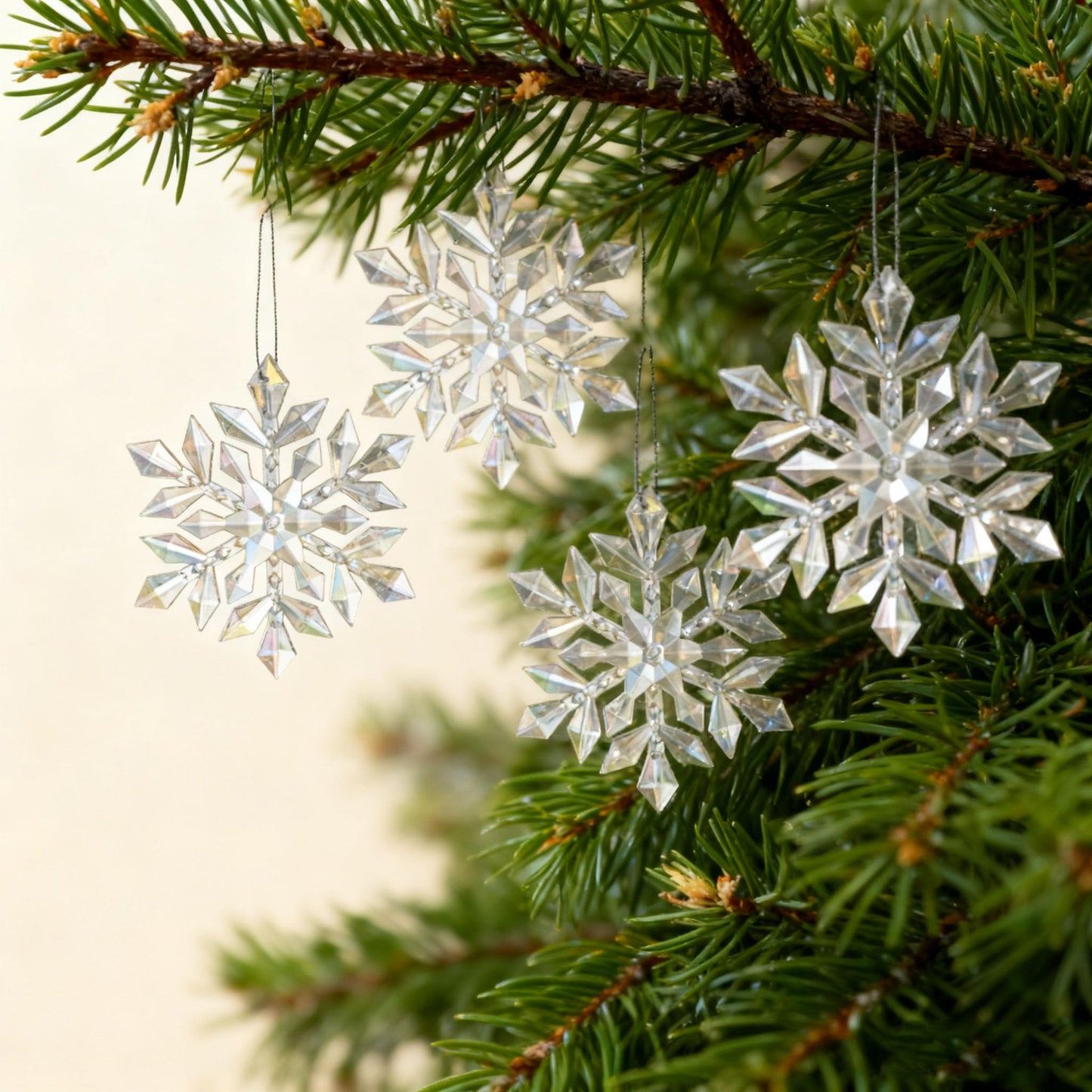4pcs Hanging Snowfake Decorations Acrylic Snowflakes Ornaments Window Snowflake Plastic Hanging Ornament Christmas Tree Indoor Outdoor Holiday Decor