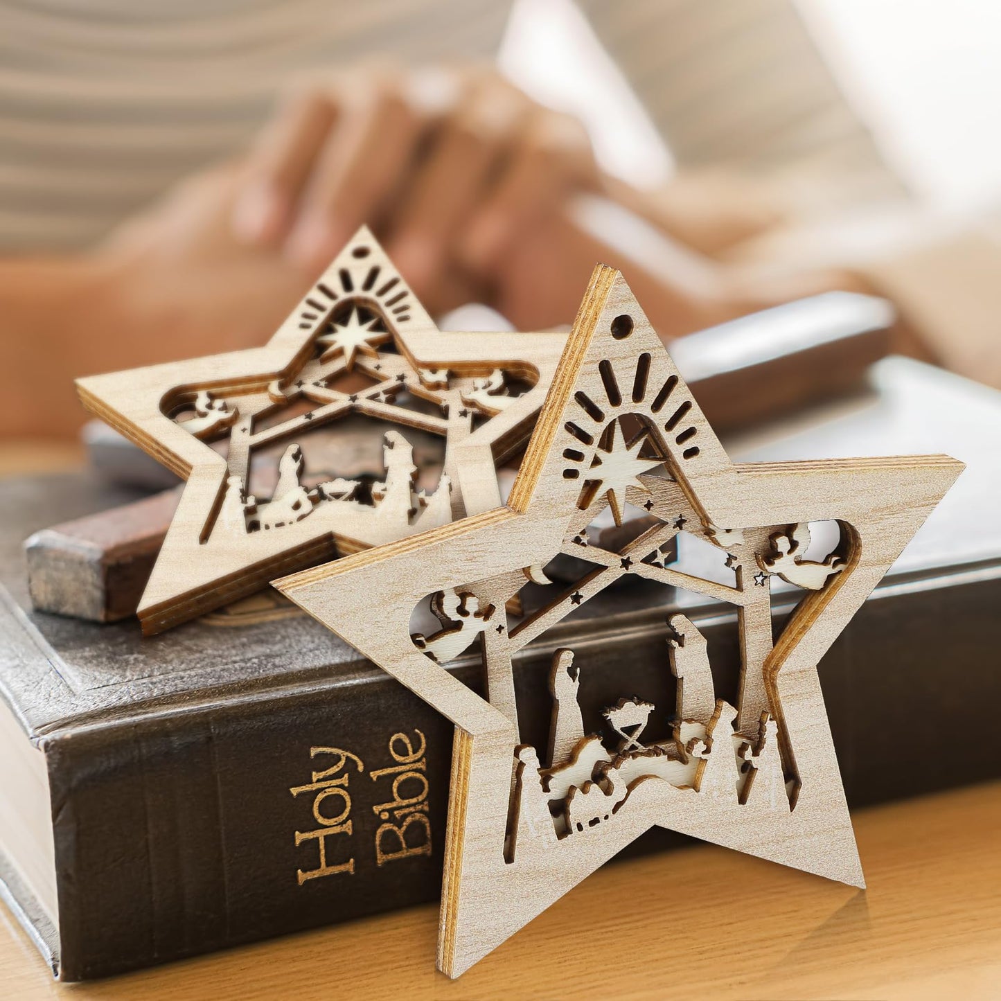 Blulu 24 Pieces Christmas Nativity Scene Ornaments Gift Set Bulk 3D Christian Wooden Hanging Ornament Xmas Tree Nativity Ornament The Birth of Jesus Story Religious Gift for Family (Star Shaped)