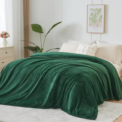 NEWCOSPLAY Super Soft Twin Blanket Dark Green Premium Silky Flannel Fleece Leaves Pattern Lightweight Bed Blanket All Season Use (Dark Green, Twin(60"x80"))