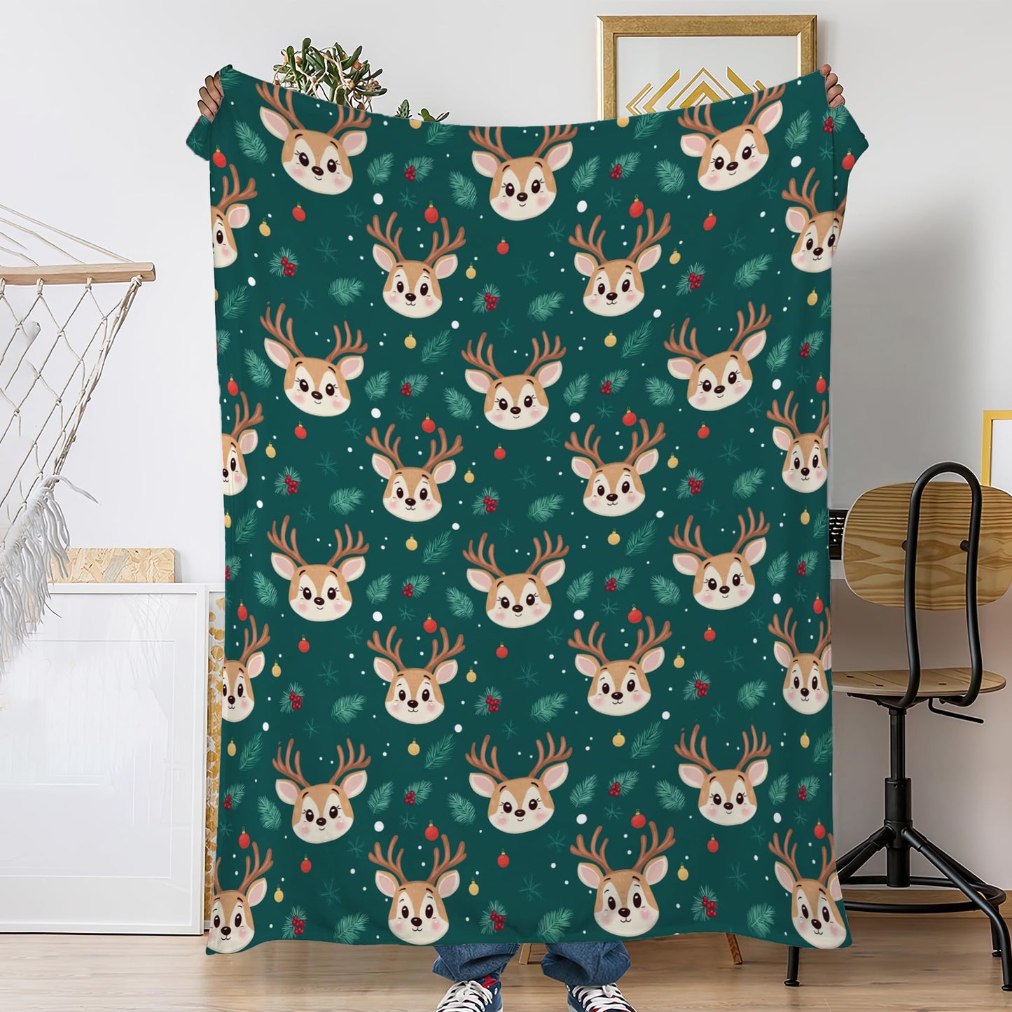 Cute Elk Throw Blanket for Couch Home Decoration,Green Christmas Pine Leaf Cozy Fluffy Blanket,Decorative Flannel Fleece Fall Throw for Sofa Living Room Travel,Camping,Naps,Reading50 X 60 Inch