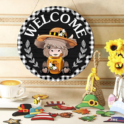 35 Pcs Christmas Interchangeable Highland Cow Welcome Sign Highland Cow Seasonal Wooden Hanging Door Decor Thanksgiving Farmhouse Hanging Sign for Front Door Xmas Party Decoration Gift