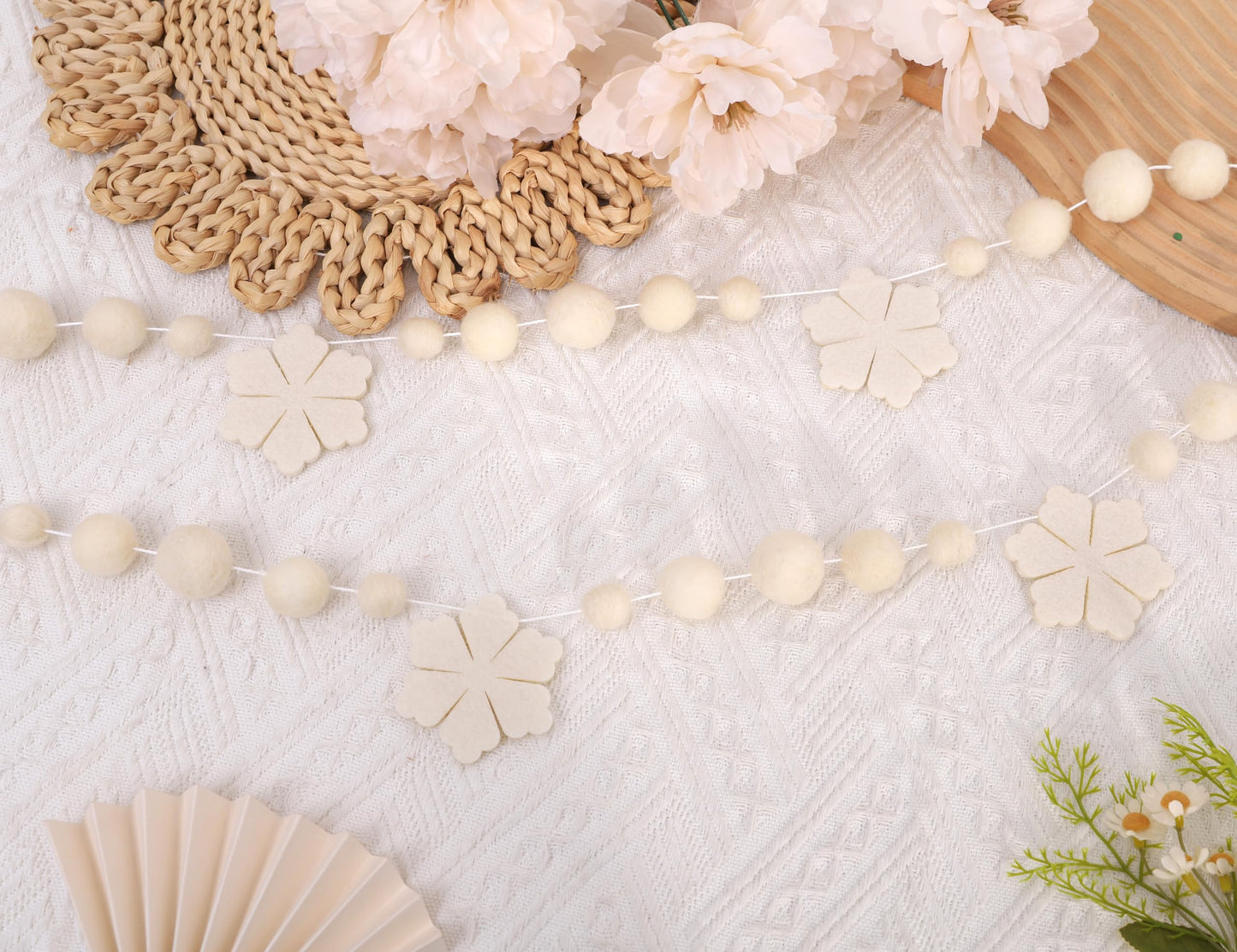 Felt Snowflake Garland – Cream White Winter Garland with Wool Balls, Neutral Christmas Mantle Decor, Scandinavian Snow Banner for Holiday Party, Nursery or Fireplace Decoration