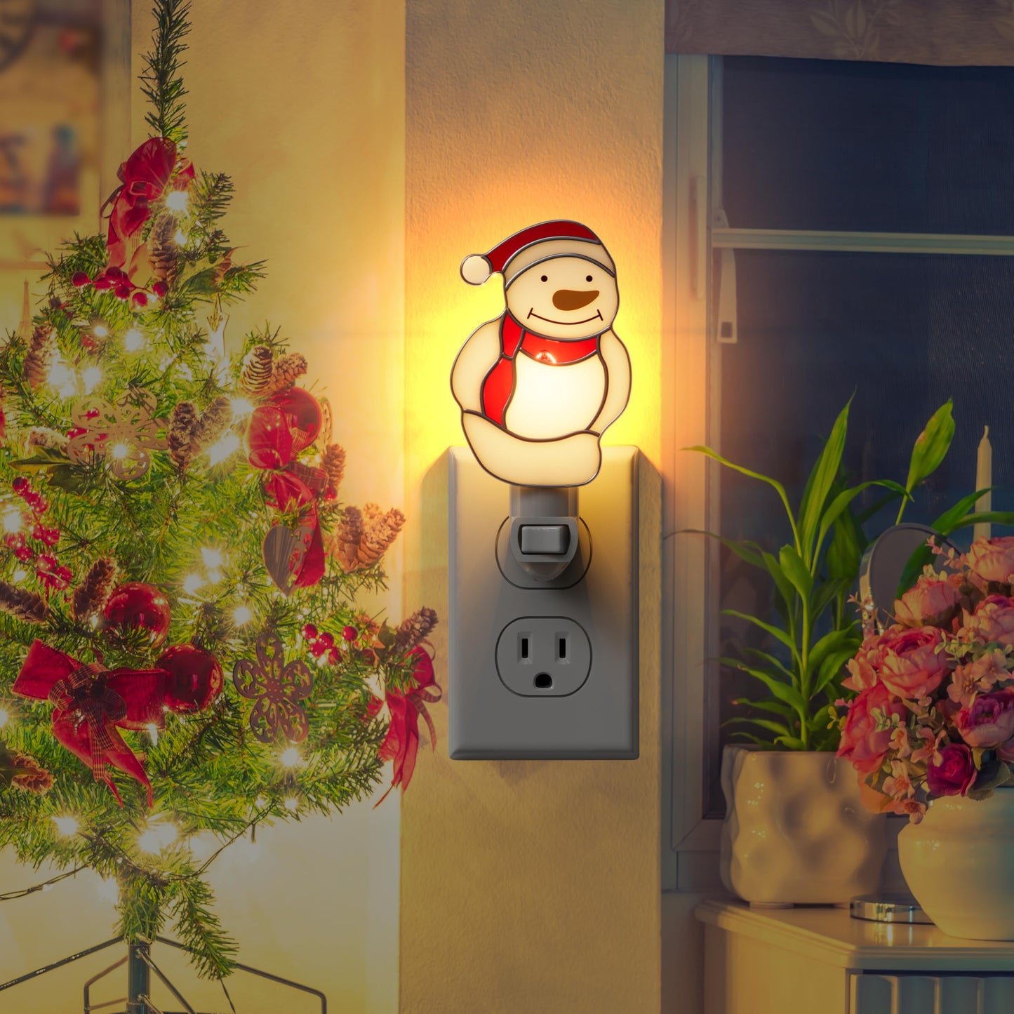 KUNDGLA Night Light Plug into Wall Stained Glass Christmas Snowmen Pretty Night Lights Plug in 7W Warm White Light Decorative Accent Nightlight Silver Chrome Nightlights Home Decor Gifts for Grandkids