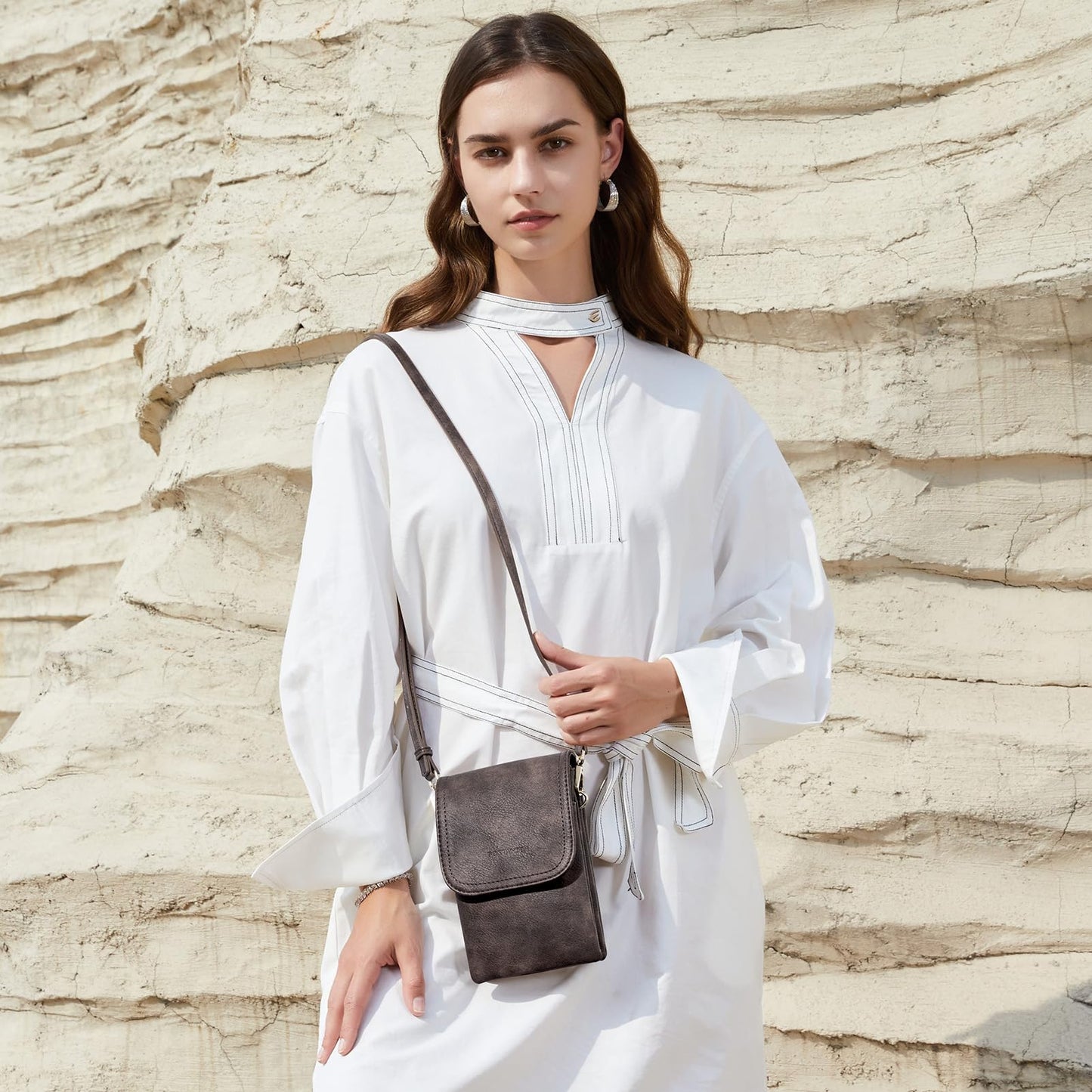 BOSTANTEN Vegan Leather Small Crossbody Bags for Women Designer Cell Phone Bag Wallet Purses Adjustable Strap Retro Coffee