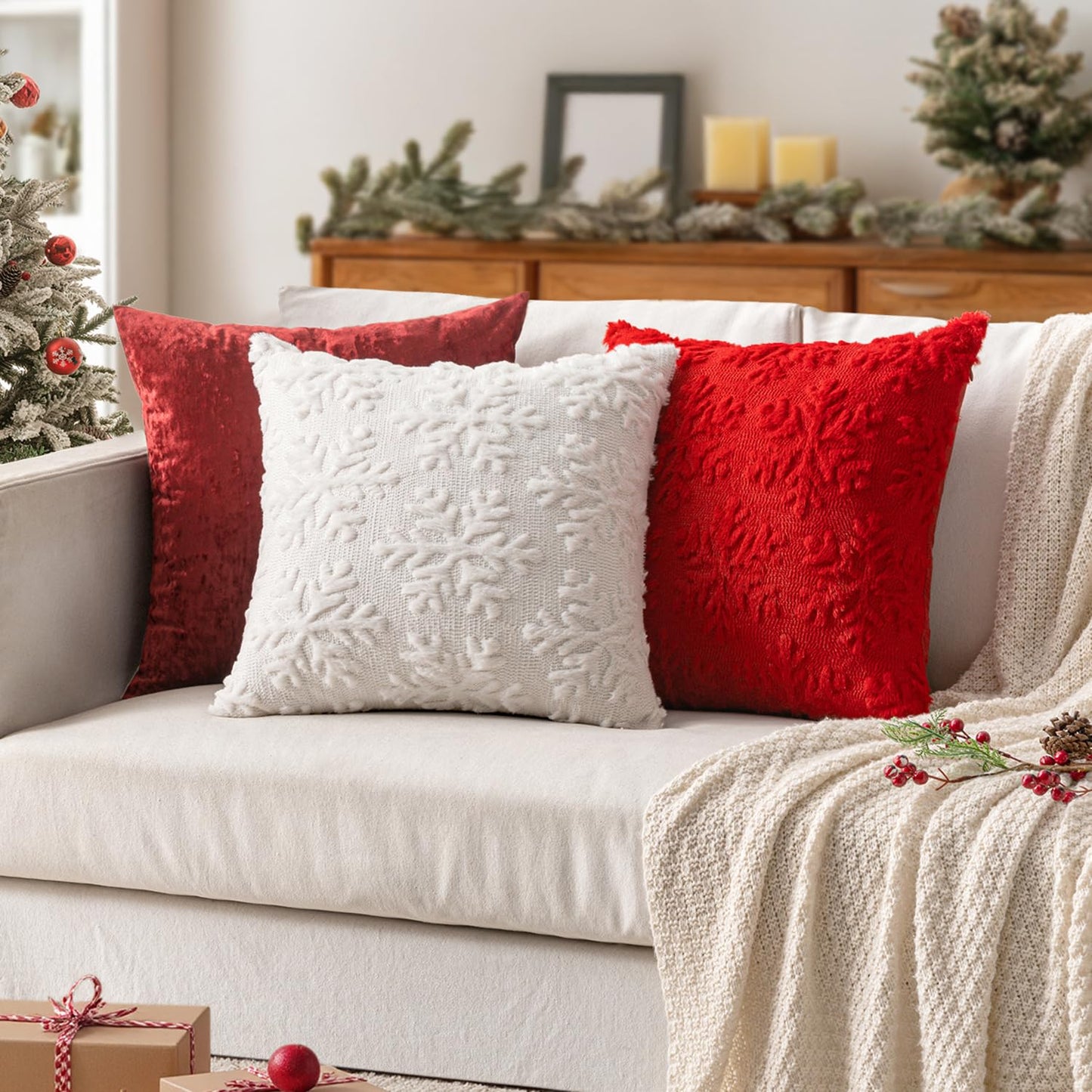 MIULEE Christmas Pure White Throw Pillow Covers Snowflakes Decorative 18×18 Inch Faux Wool Winter Festival Couch Pillow Covers Set of 2 Farmhouse Holiday Home Decors for Sofa Livingroom Bed