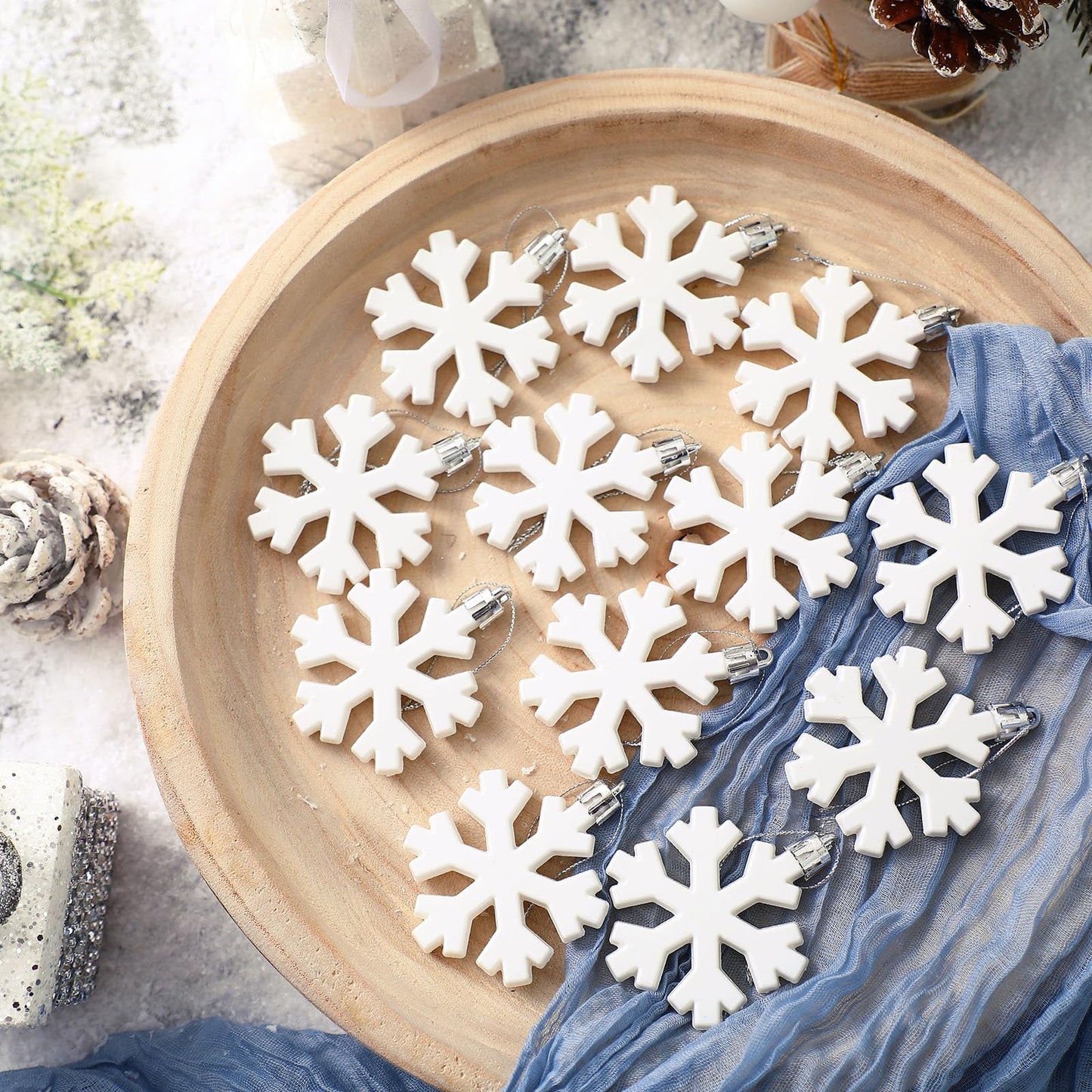 Lunmon 12 Pcs Snowflake Ornaments Christmas 3D Winter Snowflake Hanging Decorations 2.4 Inch Plastic Farmhouse White Snow Flake Ornaments with Rope for Home Xmas Tree Party Decor
