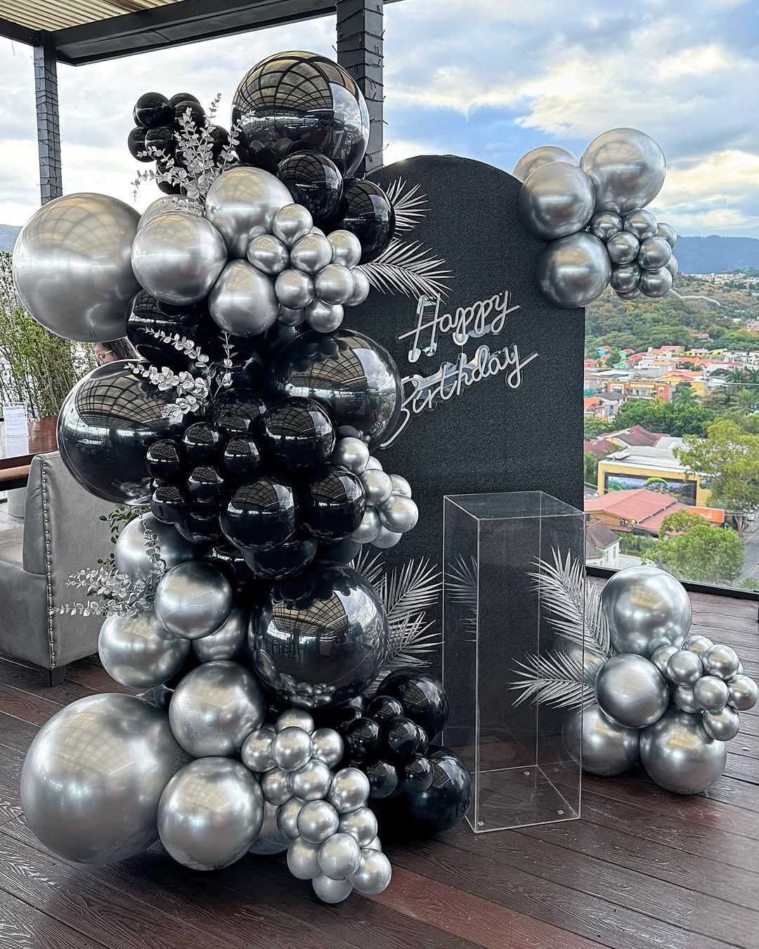Black and Silver Balloons Arch Kit, 162pcs Different Sizes with Black Metallic Silver Confetti Balloons for Prom Anniversary Birthday 2025 Graduation Party Decorations