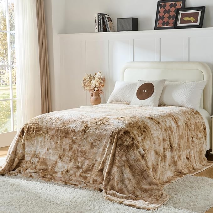 Krifey Faux Fur Blanket for King Size Bed, 3D Texture Soft Cozy Fuzzy Plush Warm Blanket, Christmas Birthday Gifts for Women Mom Girlfriend Men, Room Decor, Marbled Beige, 108x90in
