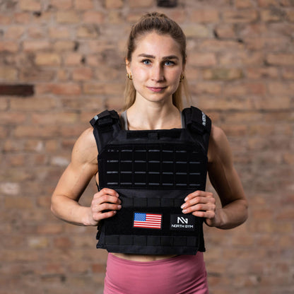 Northgym Adjustable Weighted Vest/Incl. Two 3D Weight Plates in 14lbs / 20lbs/ 30lbs/ 42.5lbs - Optimized Weight Distribution and with Curved Plates for Running, Functional Training and Working Out