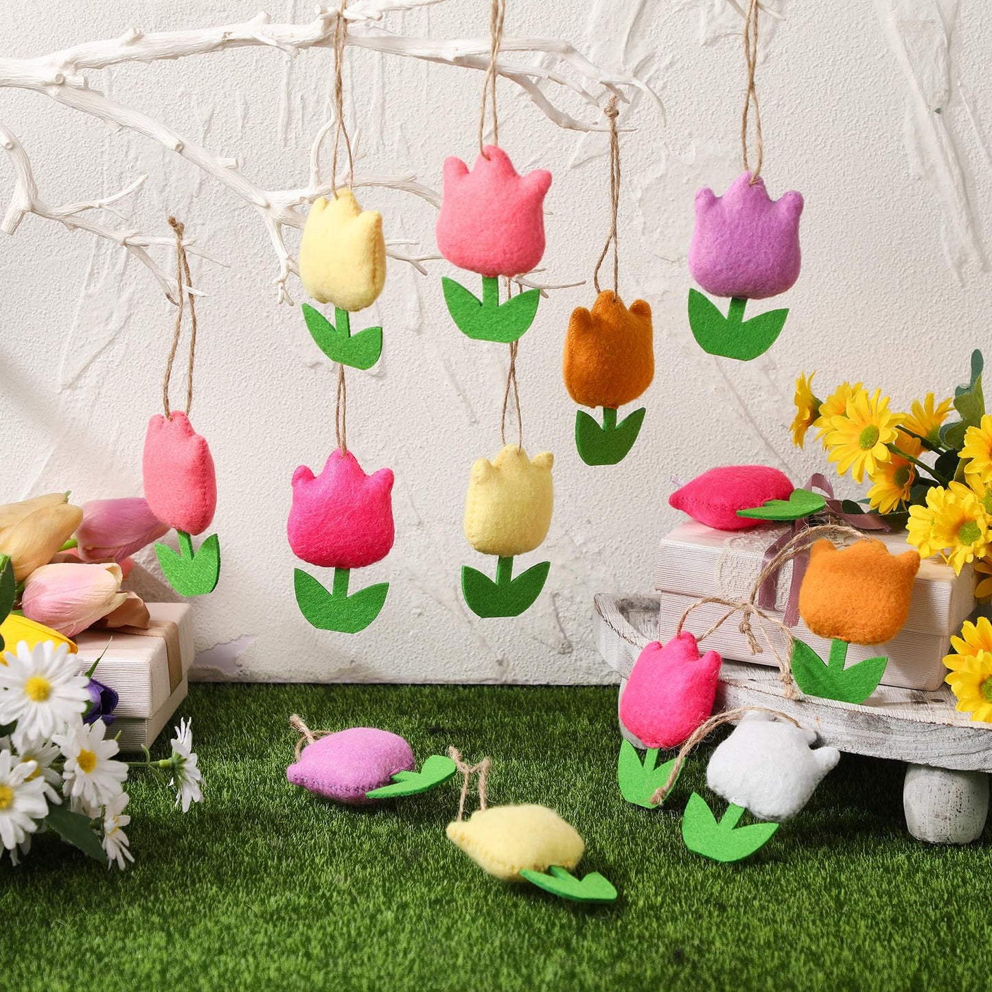 HunnmingRe 18 Pcs Spring Tree Ornaments Felt Tulip Flowers Hanging Ornaments Spring Flower Decorations for Summer Party Home Door Wall Mantel Decor Arts Crafts Gifts