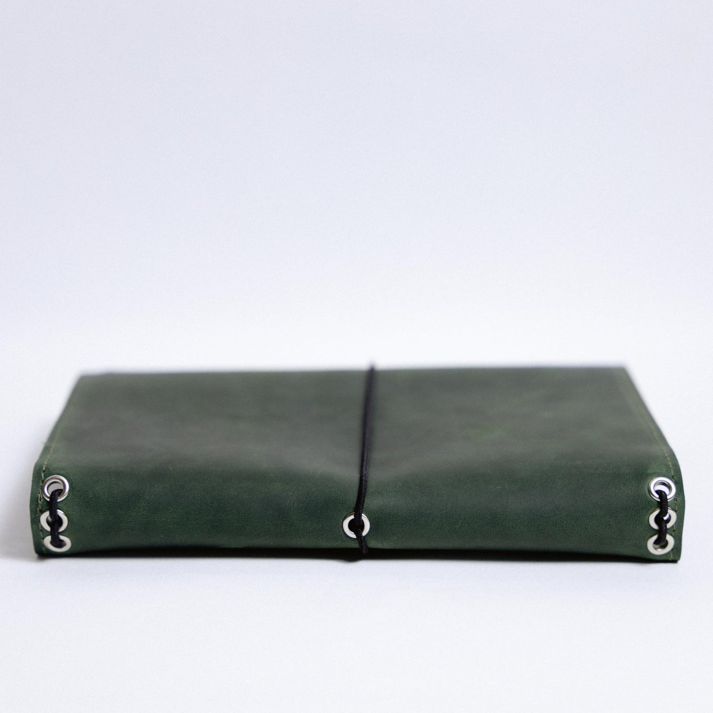 TORAKIP Leather A5 Notebook Cover – Refillable Journal Cover with Pen Holder & Card Slots, Handmade Leather Notebook Case, Fits A5 Notebooks (Paper Not Included), Green