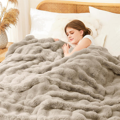 L'AGRATY Faux Rabbit Fur Blanket: 50" x 60" Luxury Soft Fluffy Thick Fur Throw Blanket for Couch Bed Sofa - Cozy Plush Bubble Blankets for Winter: Warm Flannel Fleece Decorative Blanket(Castle Grey)