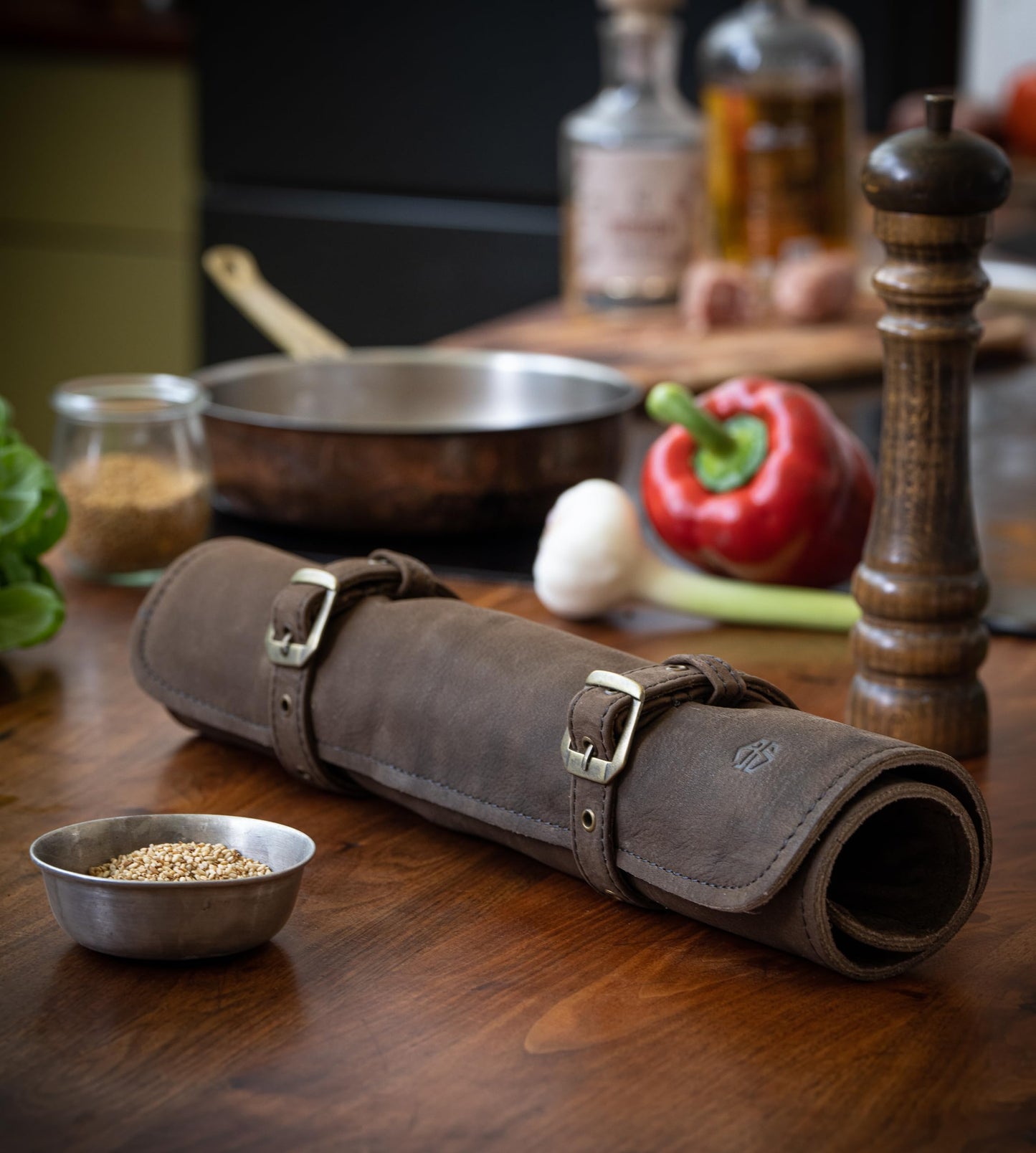Knife Roll Bag Genuine Leather – Chef`s knife bag 7 slots – Leather Knife Case Sam (dark-brown/antique)
