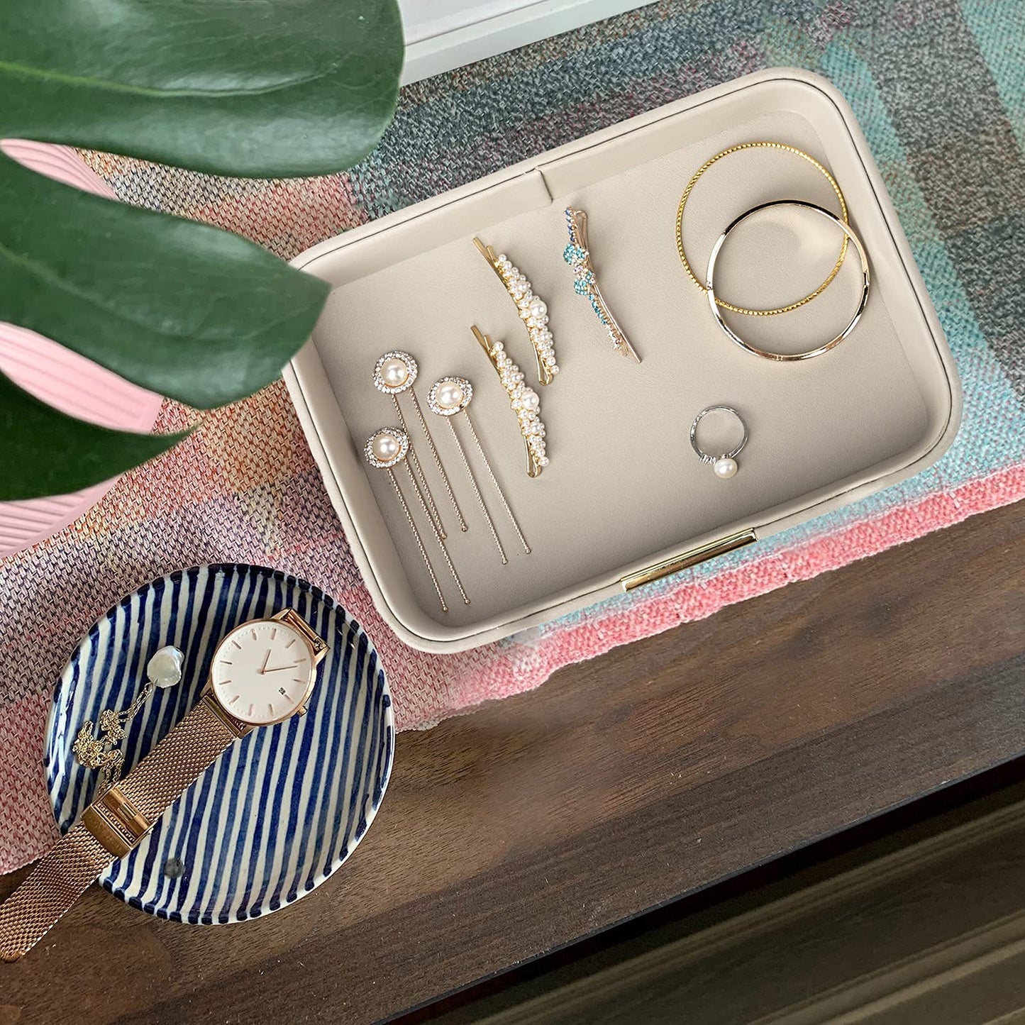 SANZIE Luxury Leather Tray Organizer Valet Tray Key Tray for Entryway Table Desktop Storage Catchall Tray Decorative Tray for Jewelry Keys Wallet Phone Watch (Metal Gilded, Grey)