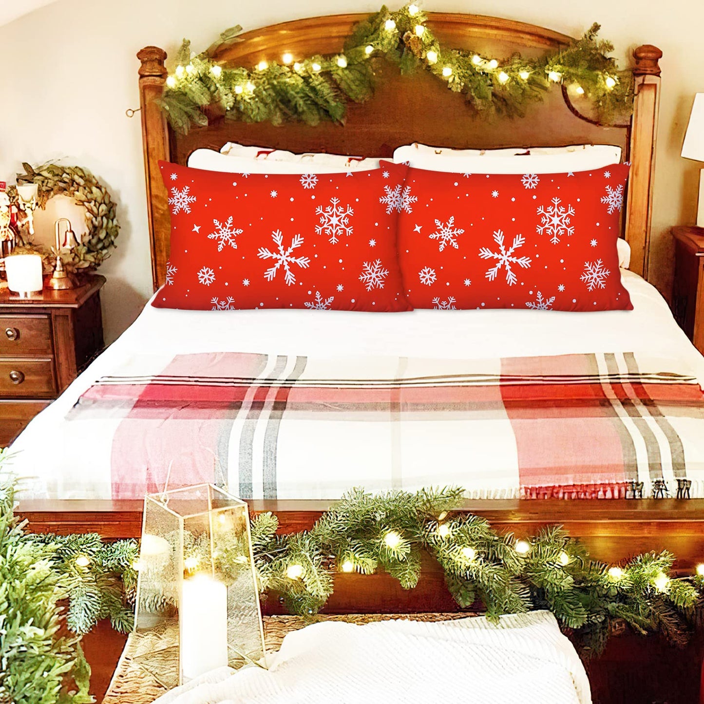 YIYEA Christmas Pillow Cases Queen Size Set of 2, Ultra Soft Double Brushed Microfiber Pillowcases Queen, Christmas Snowflake Bed Pillow Covers, Fade Resistant, Easy Slip-On (20"x30")