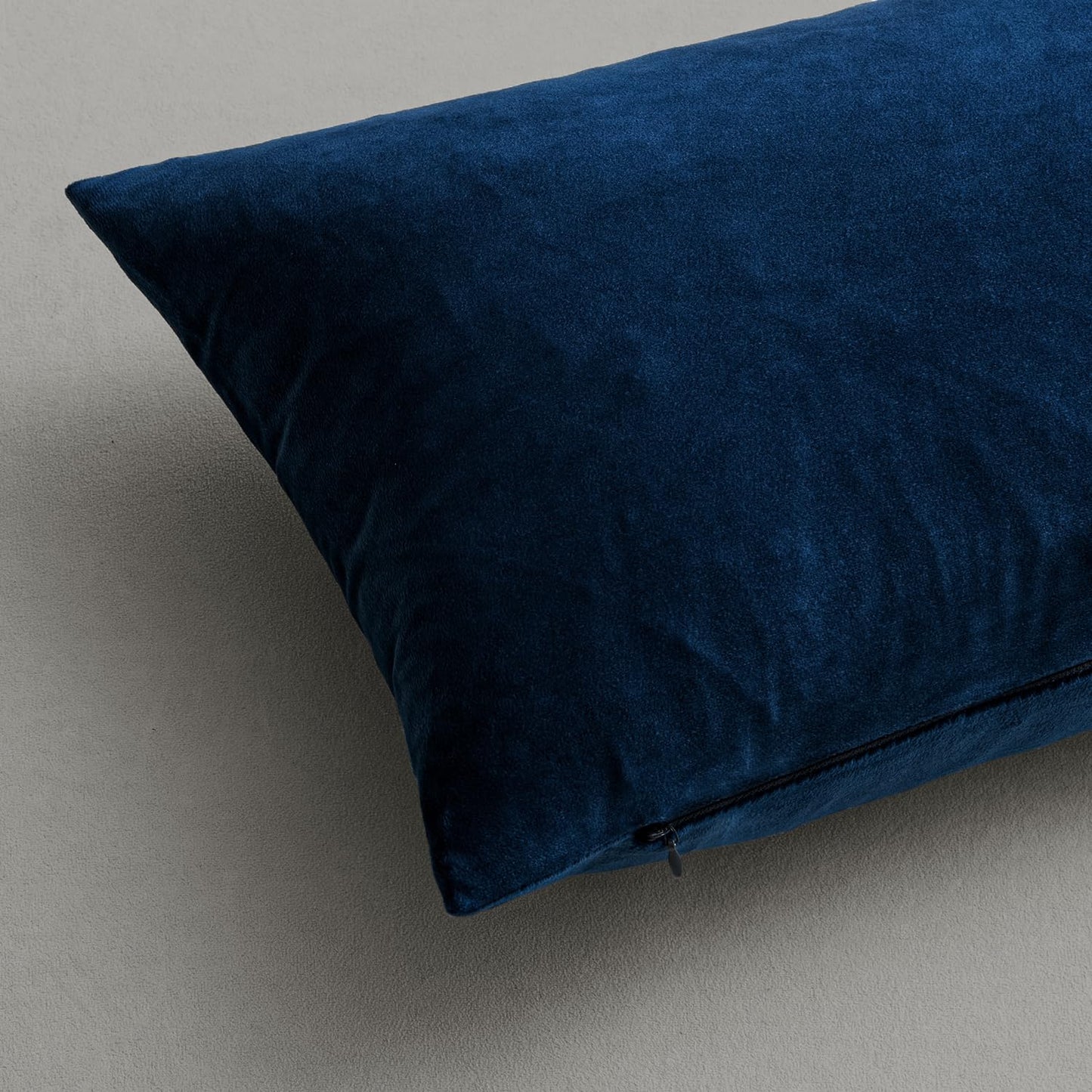 MIULEE 20x20 Inch Velvet Throw Pillow Covers, Pack of 2 - Dark Blue, Super Soft Decorative Square Cushion Cases Modern Luxury Home Decor for Sofa, Couch, Bed, Chair with Invisible Zipper