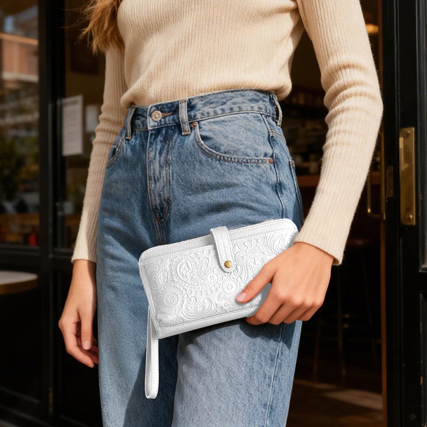 befen Genuine Leather Wallet Purse for Women, White Purse Cell Phone Crossbody with Built in Wallet Soft Real Leather Crossbody Bag with RFID Blocking Travel Small Cluth Purse with 2 Removable Strap