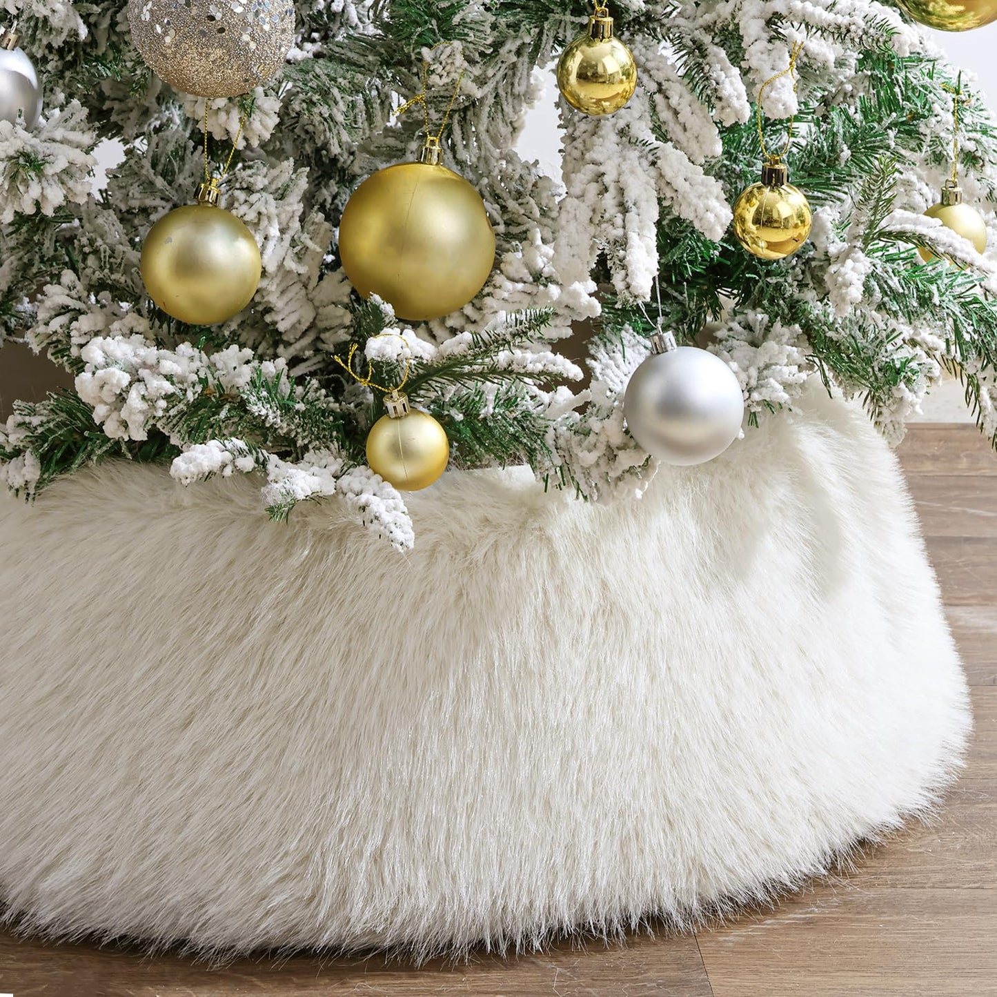 Bunny Chorus Christmas Tree Collar: Snow White Luxury Thick Plush Faux Fur Xmas Tree Collars Cover, Rustic Size Adjustable Tree Skirt for Holiday Decorations