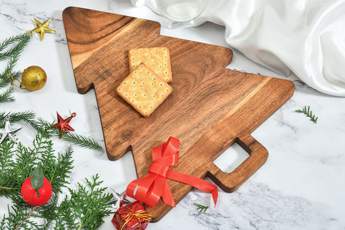 Treen Art Wooden Christmas Tree Cutting Board for Kitchen Decor, 14"L x 11"W Tree Shaped Acacia Wood Chopping Board with Handle, Serving Charcuterie Platter