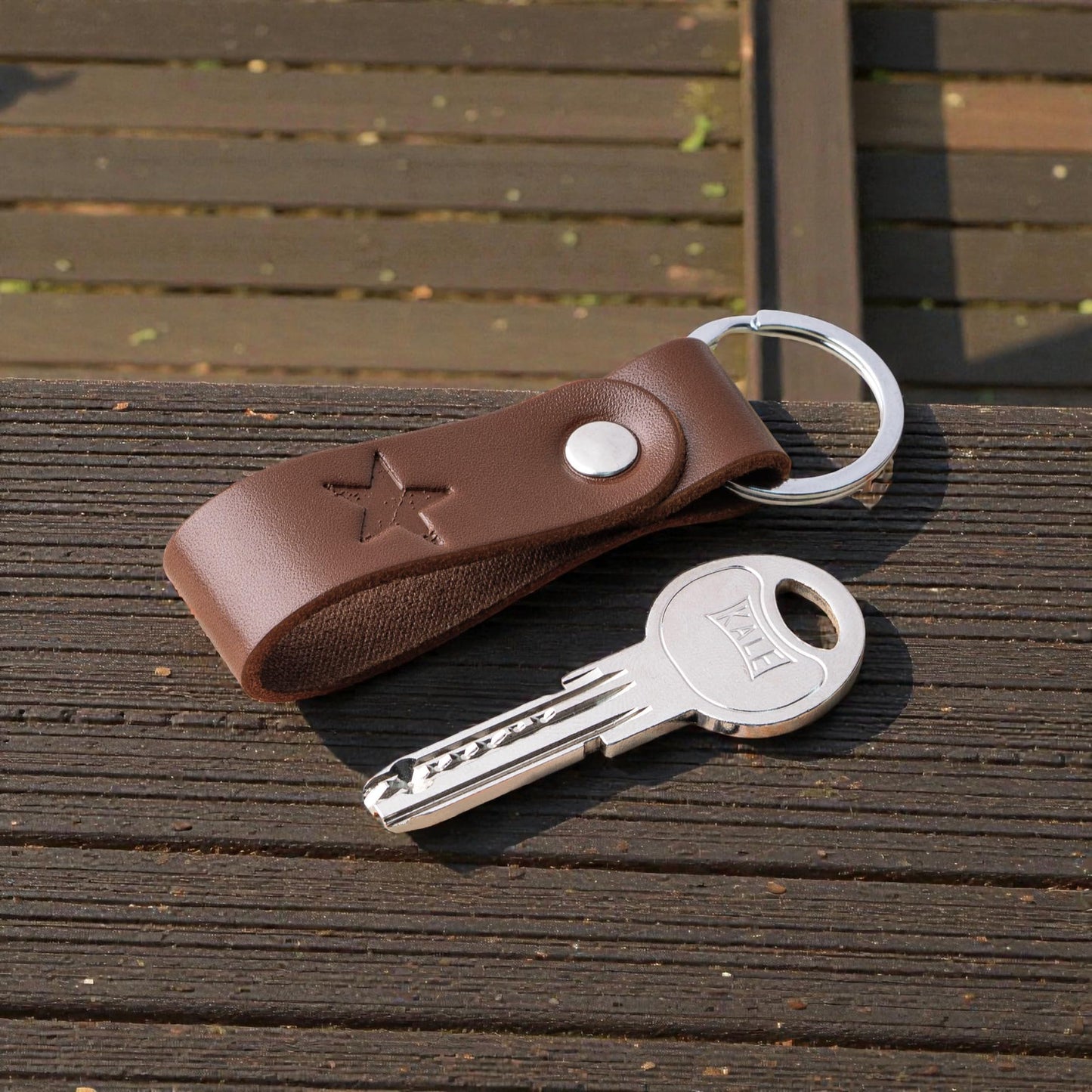 MAGOR Handmade Full Grain Leather Keychain Personalised Keychain for Men Women Car Key Ring Gift for Him Her Dad Mom Premium Brown Leather Keyring Hot Embossed Design (House)