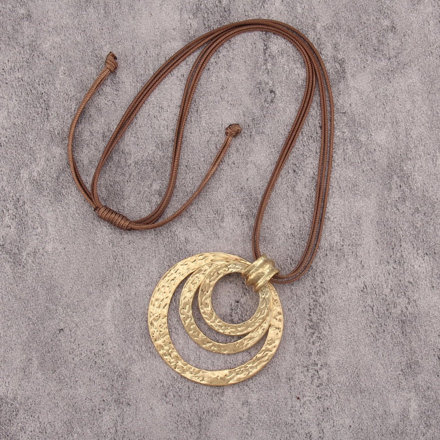 Bjesinmo Vintage Necklace for Women Long Leather Chain Necklace with Large Round Ring Statement Necklaces Hippie Jewelry