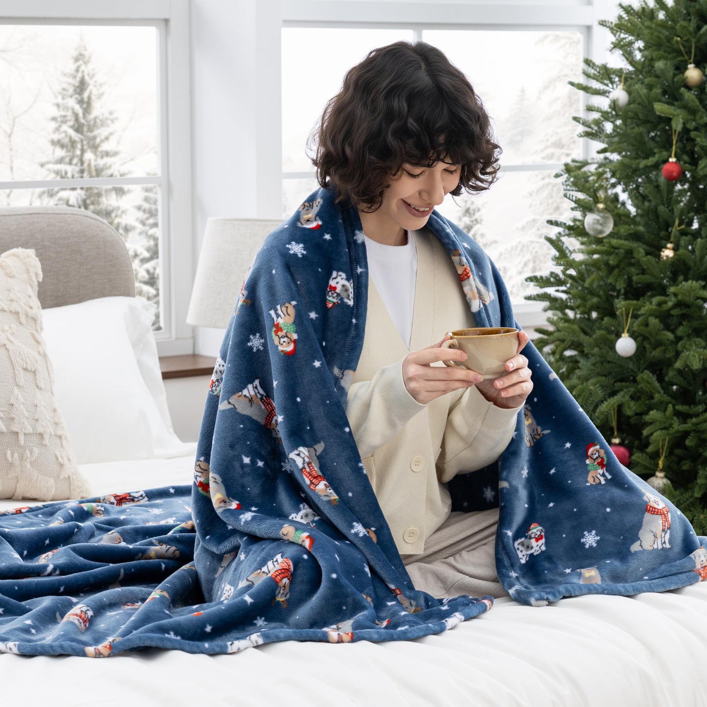Sushing Christmas Printed Fleece Throw, Soft Plush Warm Festive, Cozy Couch Decor, 60"× 70", Fun Dogs