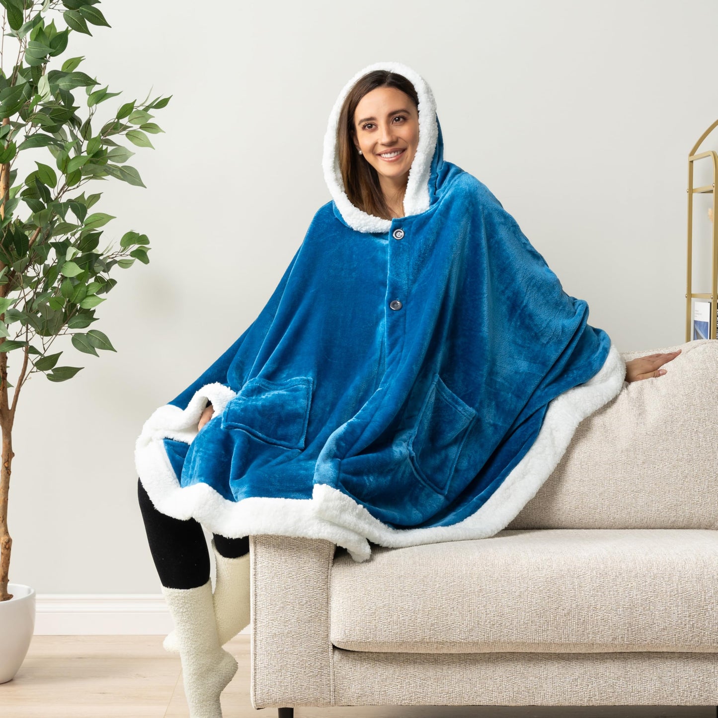 PAVILIA Hooded Blanket Poncho, Women Sherpa Fleece Shawl Wrap with Hood, Wearable Blanket Cozy Warm Poncho Cape Throw with Pockets, Gift for Elderly Mom, Turquoise Sea Blue