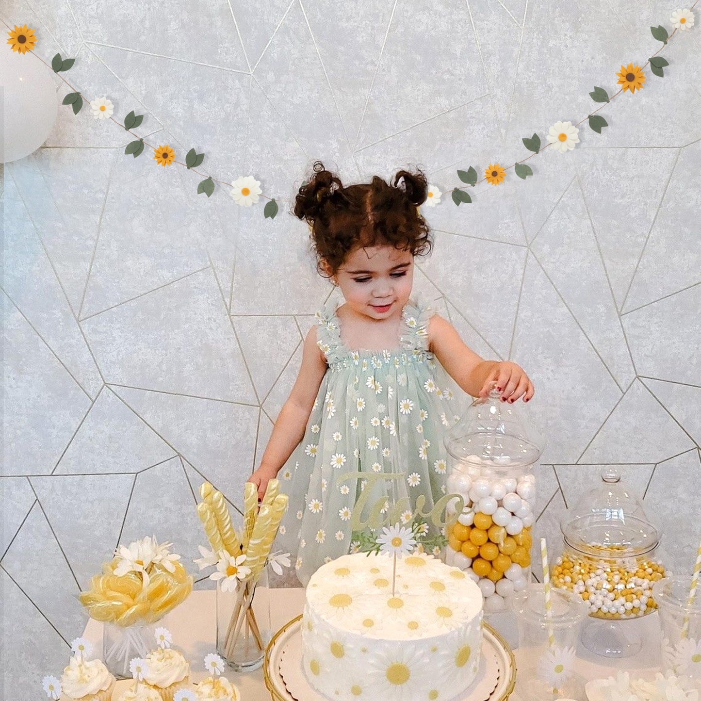 Felt Daisy Sunflower Garland - Flower Party Wall Hanging Decorations,Bohemian Daisy Sunflower Felt Banner,Floral Leaf Chain Garland Photo Props,Garden Birthday Wedding Banner Decorations
