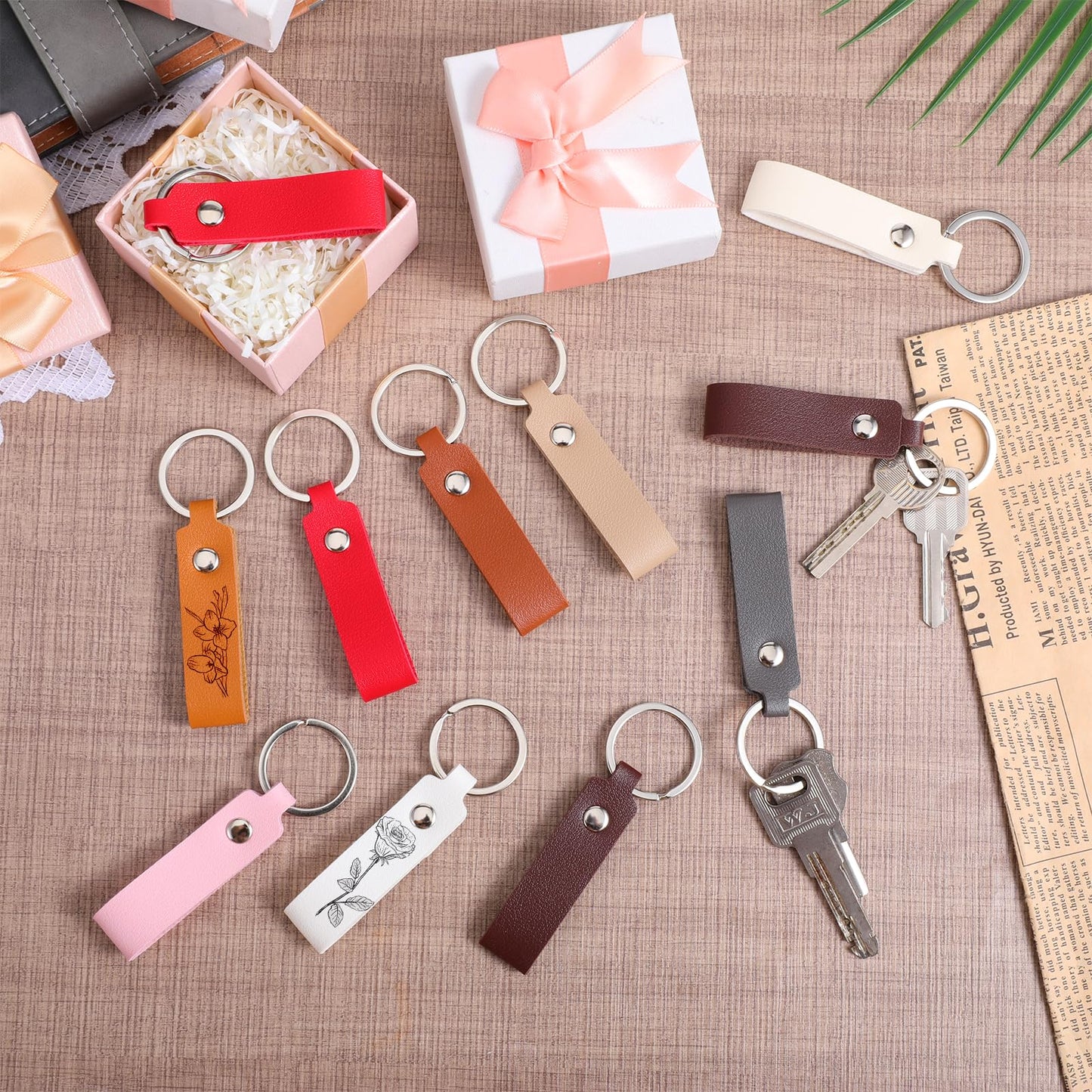 100 PCS Leather Keychains Blank Bulk PU Leather Keychain Blanks Bulk PU Leathers Laser Engraving Keychains with Key Rings, Wristlet Strap for Keys for Car Home Women Men DIY Supplies Gifts(10 Colors)