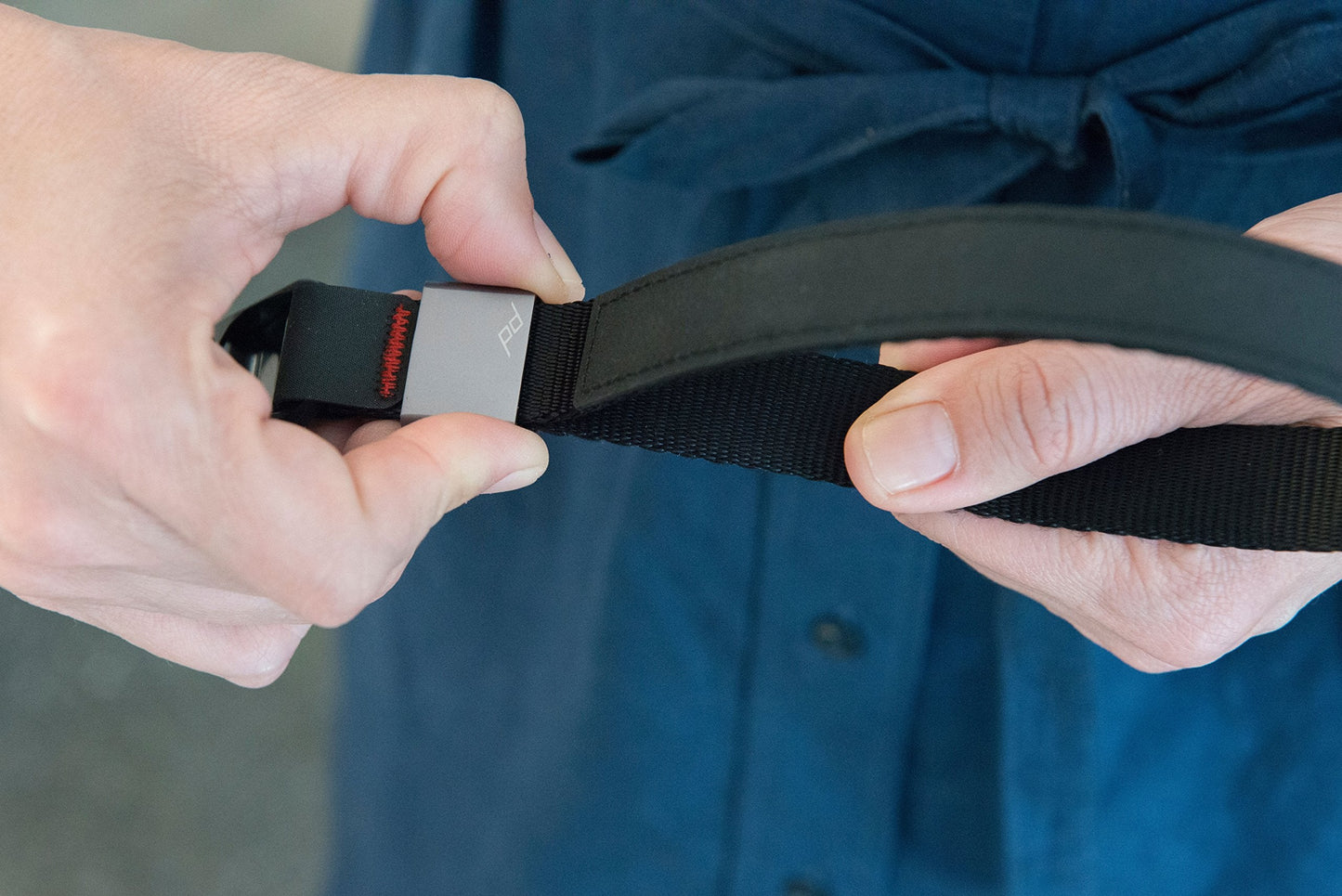 Peak Design Cuff Camera Wrist Strap, Black, Compatible with DSLR, Compact and Point-and-Shoot Cameras, Low Profile, Quick Release and Connection, 200 lb Capacity, Camera Straps for Photographers