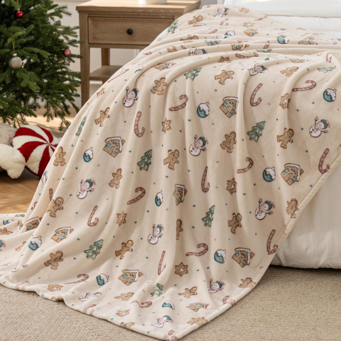 Sushing Christmas Printed Fleece Throw, Soft Plush Warm Festive, Cozy Couch Decor, 60"× 70", Confections