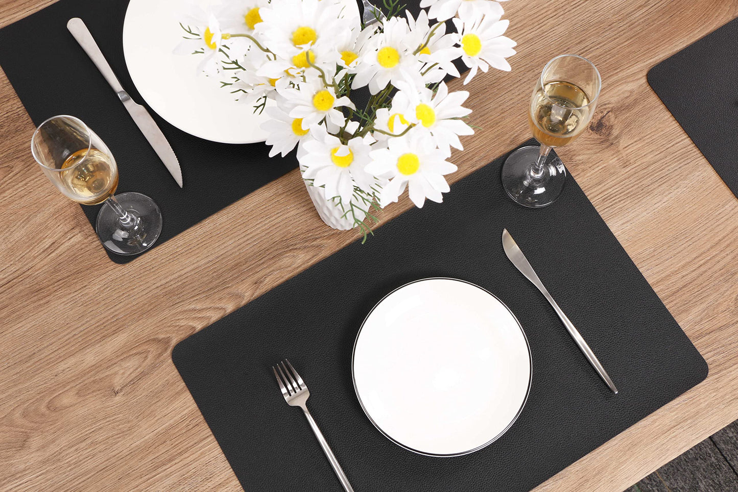 Wipeable Placemats Leather Table Mats Waterproof Heat-Resistant Easy to Clean for Dining Table Set Kitchen Table (6, Black)