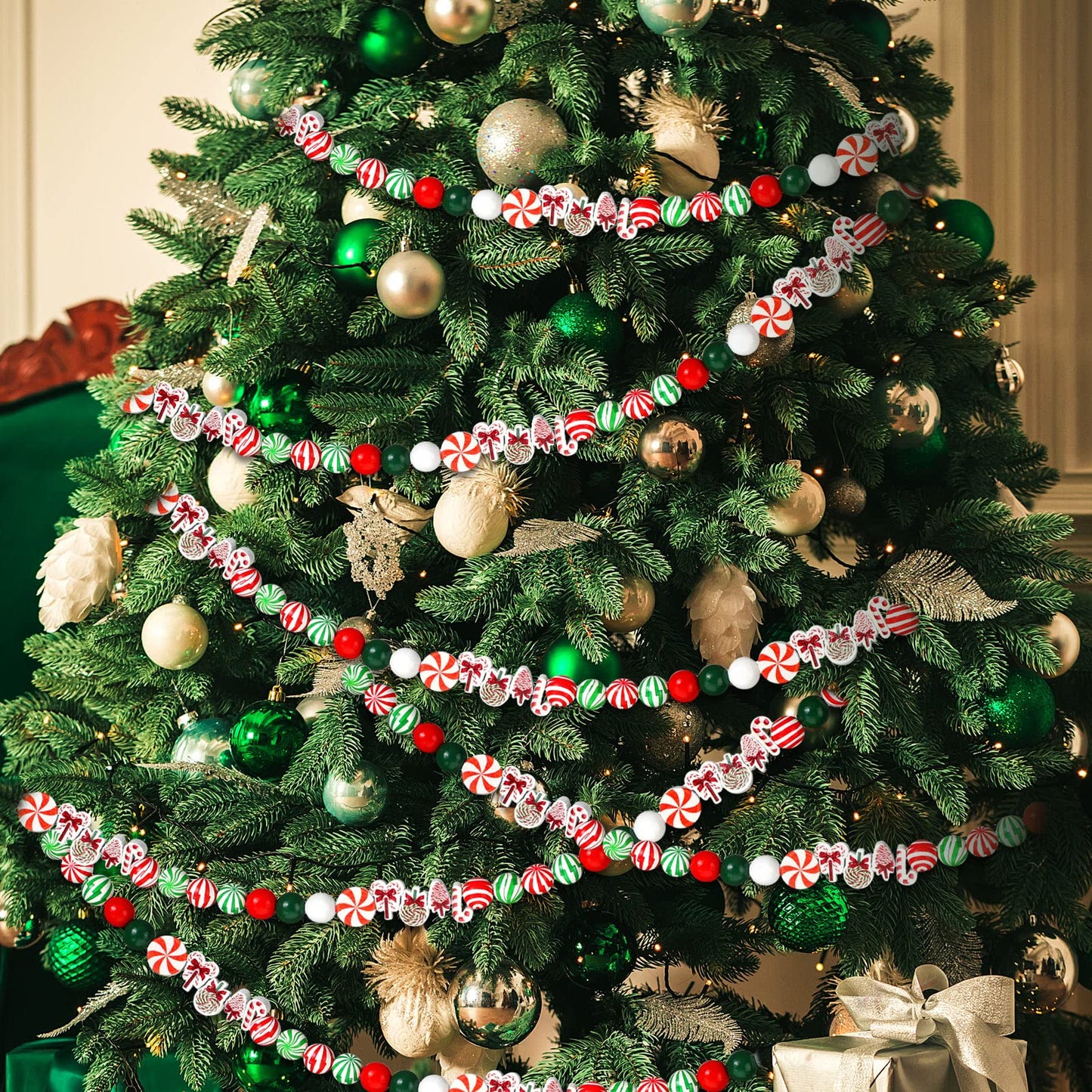 Qunclay 200 Pcs Christmas Beads for Crafts Wooden Christmas Beads Red Green and White Peppermint Candy Cane for Jewelry Making Holiday DIY Garland Party Tree Hanging Home
