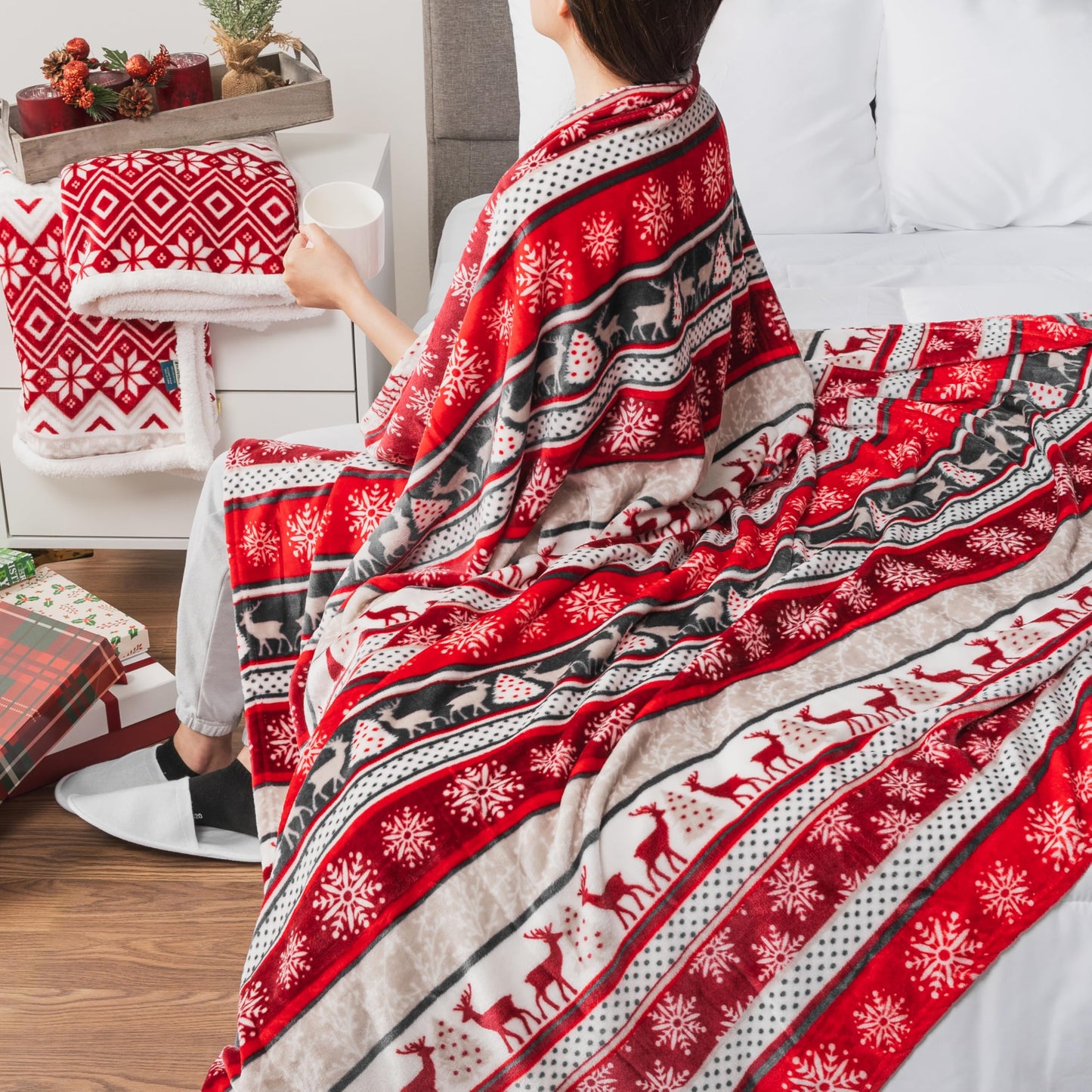 Pavilia Holiday Reindeer Snowflakes Fleece Throw Blanket | Soft, Plush, Warm Winter Cabin Throw, 50x60, Red