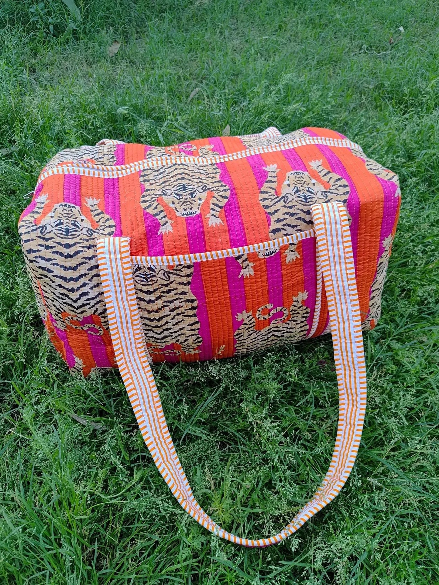 INDACORIFY Cotton Tiger Print Quilted Duffle Bags Large Size Beautiful Print Weekender Bags Handmade Shoulder Travel Overnight Trip Yoga Bag