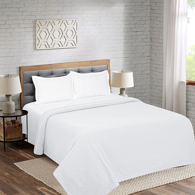 BELIZZI HOME 100% Cotton Bed Blanket, Breathable Thermal Blanket King Size, Soft Chevron 90 inch x102 , Perfect for Layering Any All Season, White