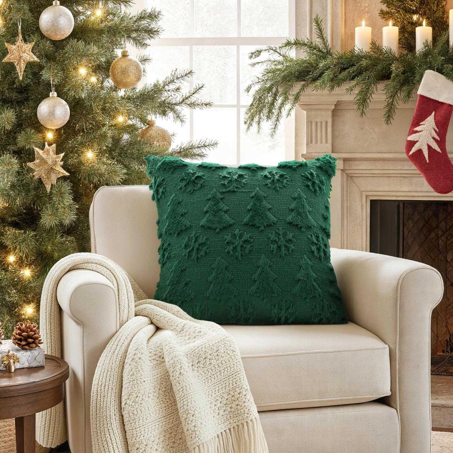 MIULEE Christmas Throw Pillow Covers 18x18 Set of 2 Christmas Decorations Dark Green Soft Plush Faux Fur Wool Xmas Tree Snowflakes Pillowcases Holiday Festivals Winter Home Decor Sofa Couch Bed Porch