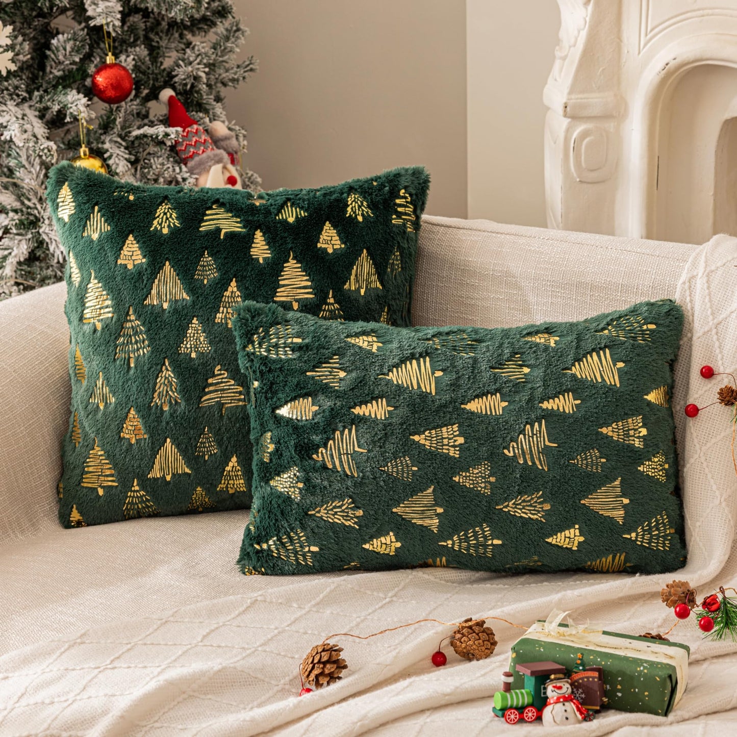 AQOTHES Christmas Tree Green Throw Pillow Covers 18x18inch, Set of 2 Winter Holiday Decorative Faux Fur Fuzzy Pillows Covers with Glitter Printed for Christmas Decor Sofa Couch Home