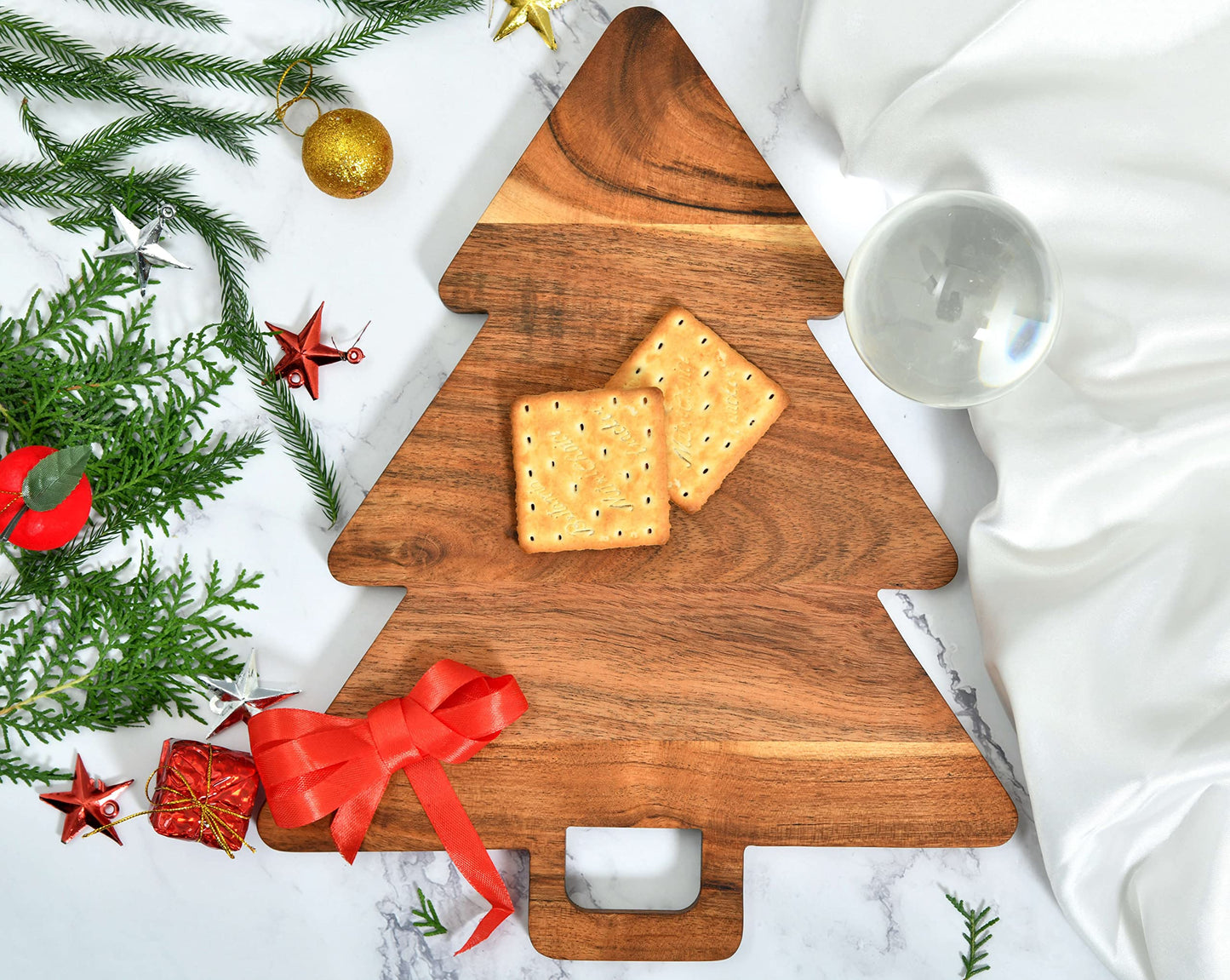 Treen Art Wooden Christmas Tree Cutting Board for Kitchen Decor, 14"L x 11"W Tree Shaped Acacia Wood Chopping Board with Handle, Serving Charcuterie Platter