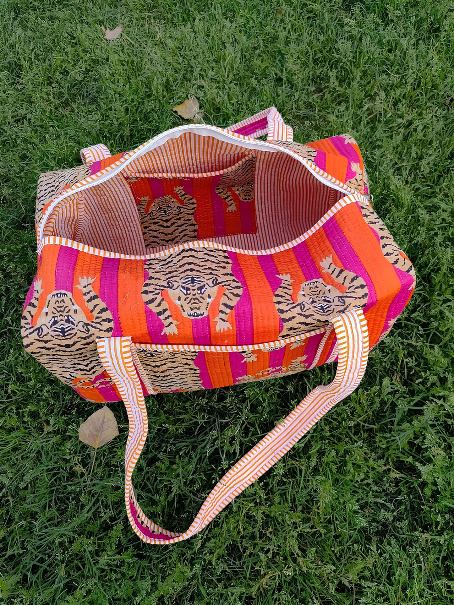 INDACORIFY Cotton Tiger Print Quilted Duffle Bags Large Size Beautiful Print Weekender Bags Handmade Shoulder Travel Overnight Trip Yoga Bag