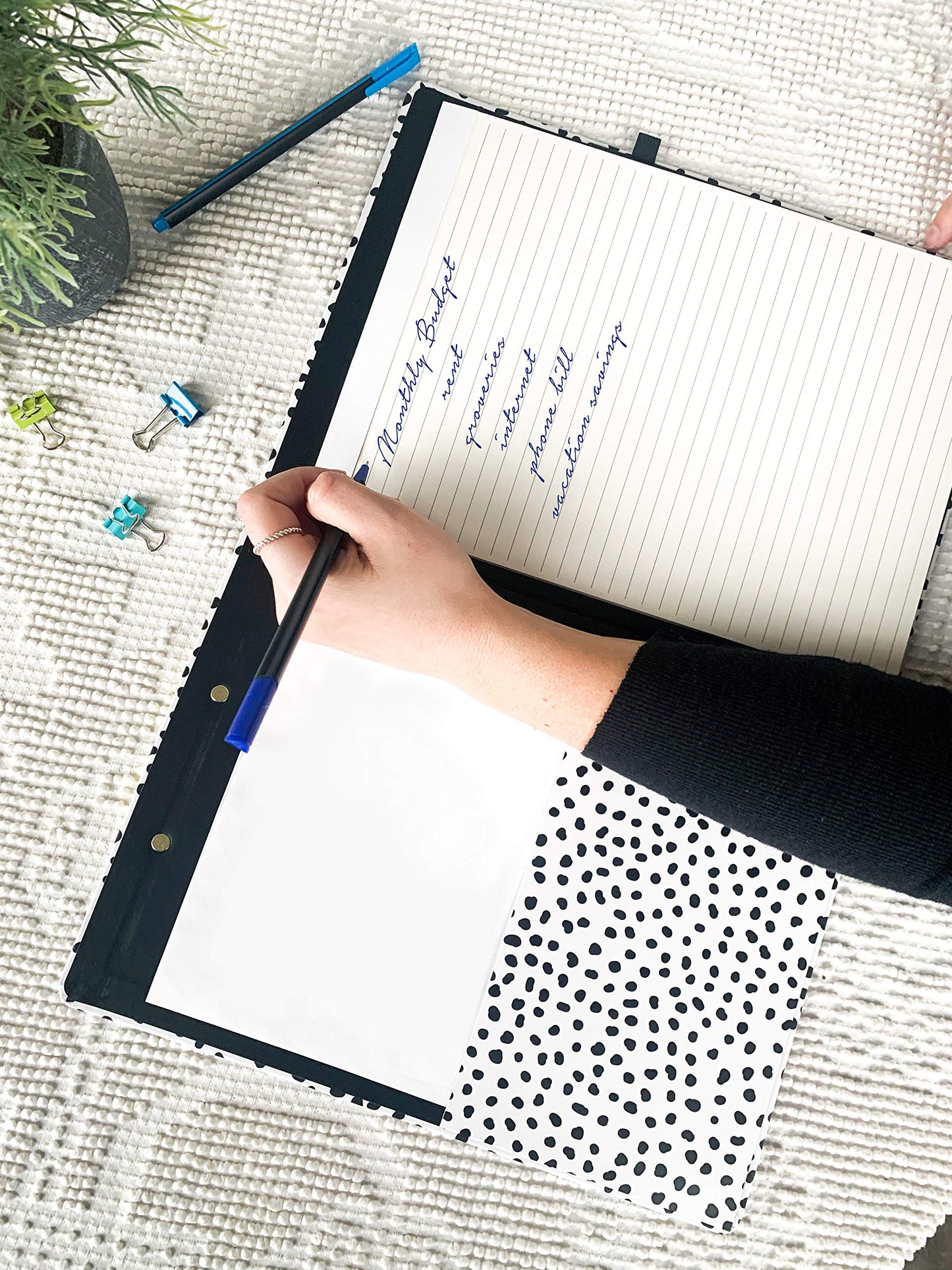 Steel Mill & Co Cute Clipboard Folio with Refillable Lined Notepad and Interior Storage Pocket, Black and White Padfolio for Work, Black Dots