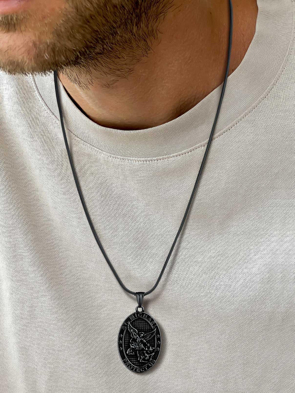 FaithHeart Snake Chains for Women Black Stainless Steel 2 MM Mens Chain Necklace 18 Inch Choker Chains for Ladies